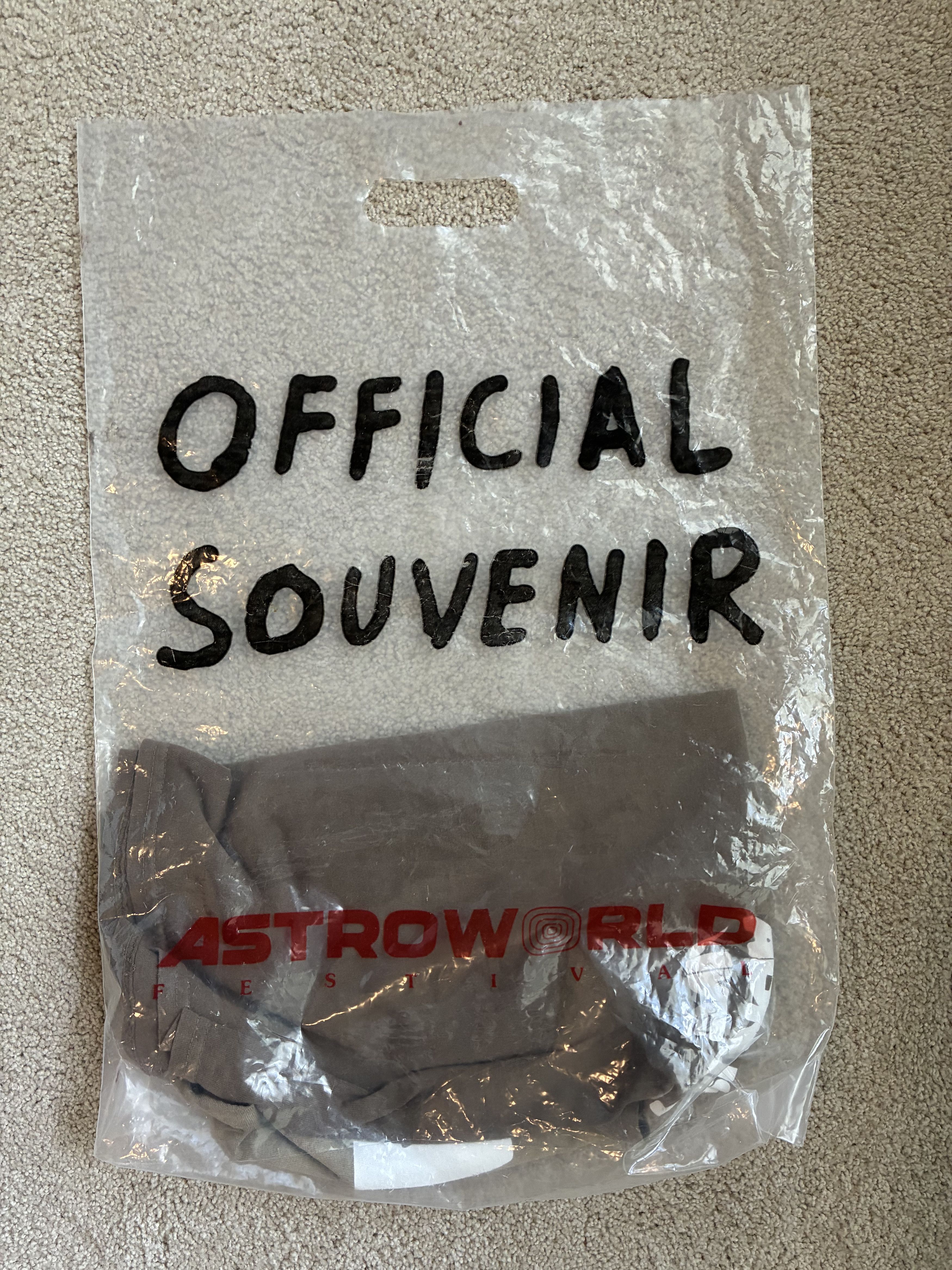 Travis Scott Travis Scott Astroworld Flaming TV Tee Size US S / EU 44-46 / 1 - 3 Thumbnail