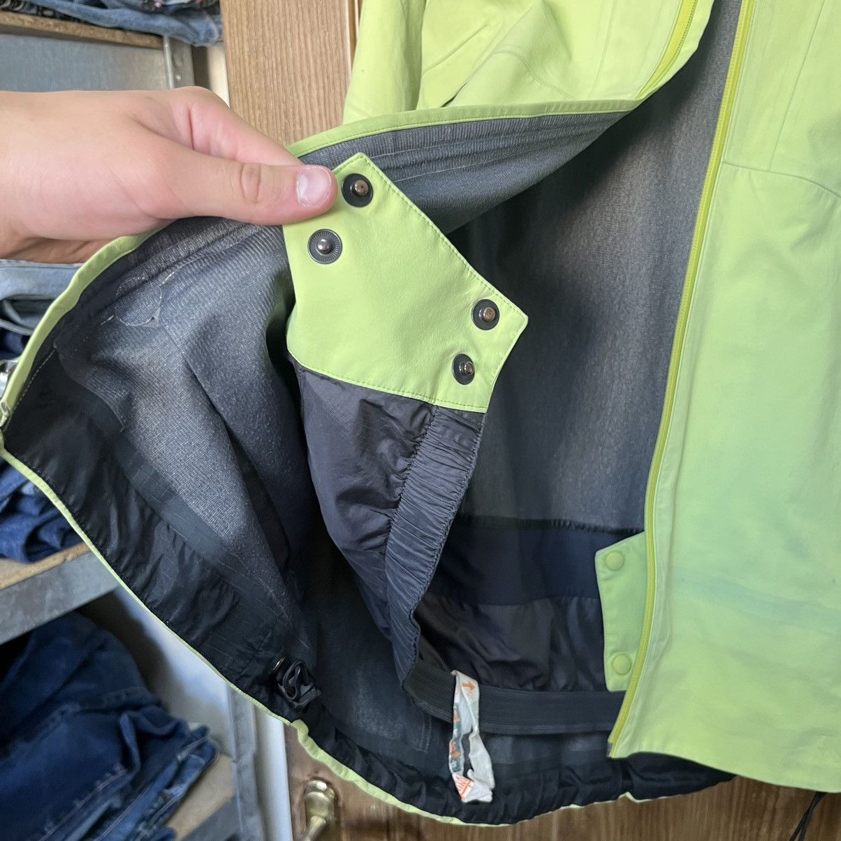 Arc'teryx Vintage Arc’teryx Gore Tex Recco Jacket Size US S / EU 44-46 / 1 - 19 Thumbnail