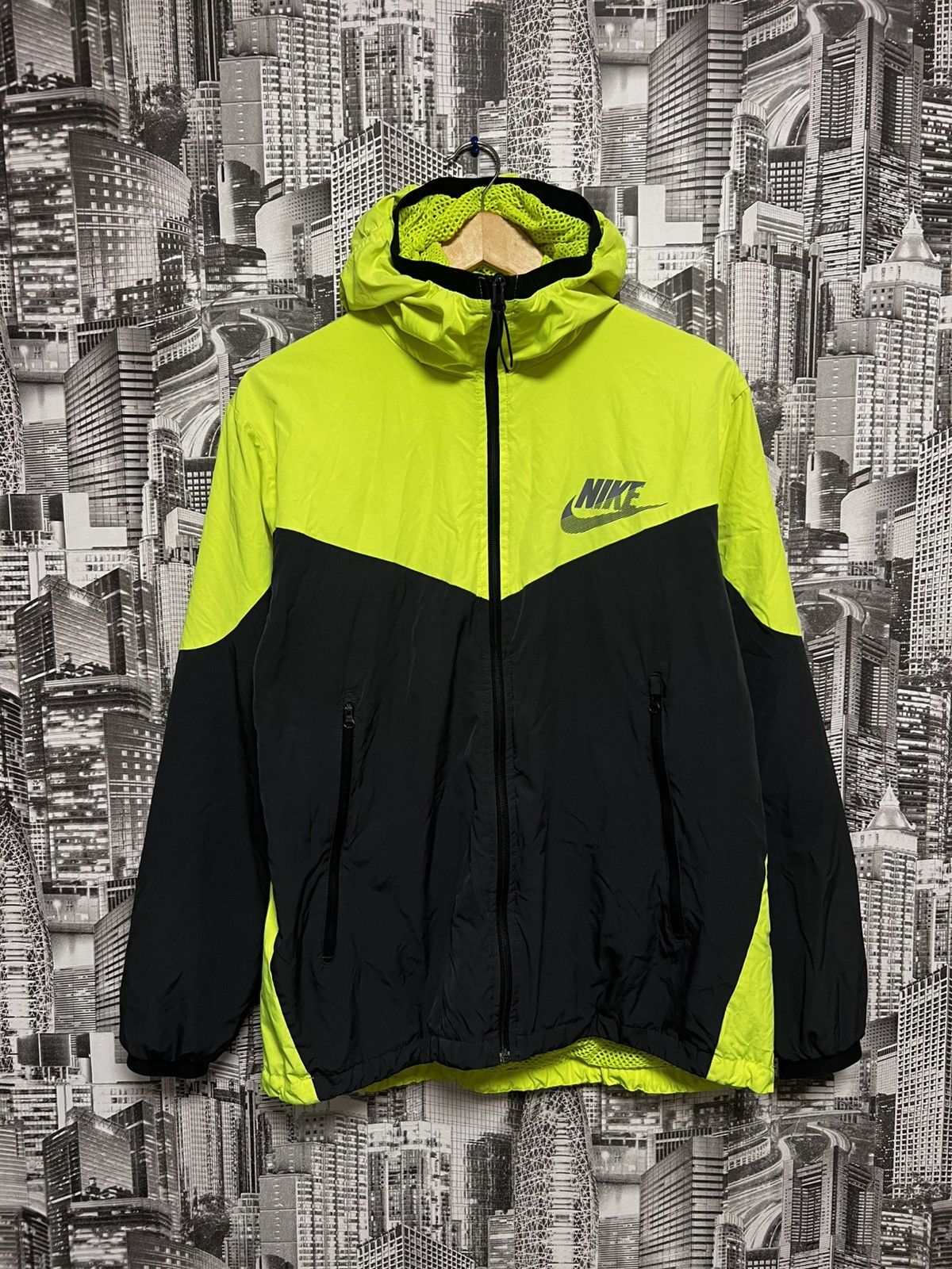 Nike Nike Nylon Running Windbreaker Shell Jacket Size L Size US L / EU 52-54 / 3 - 1 Thumbnail
