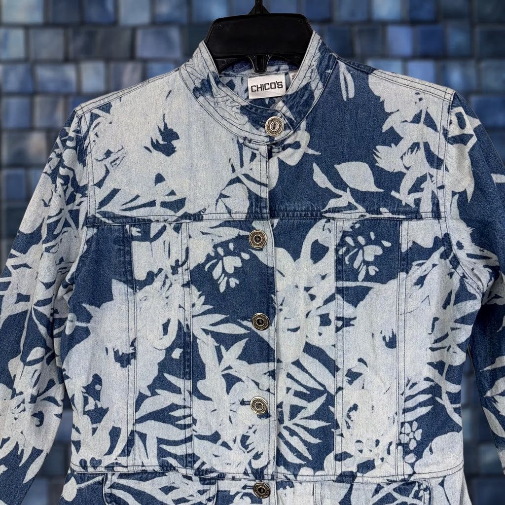 Vintage Chico's Jacket Womens S Blue Floral Denim Button Front Stand Collar Short Size S / US 4 / IT 40 - 1 Thumbnail