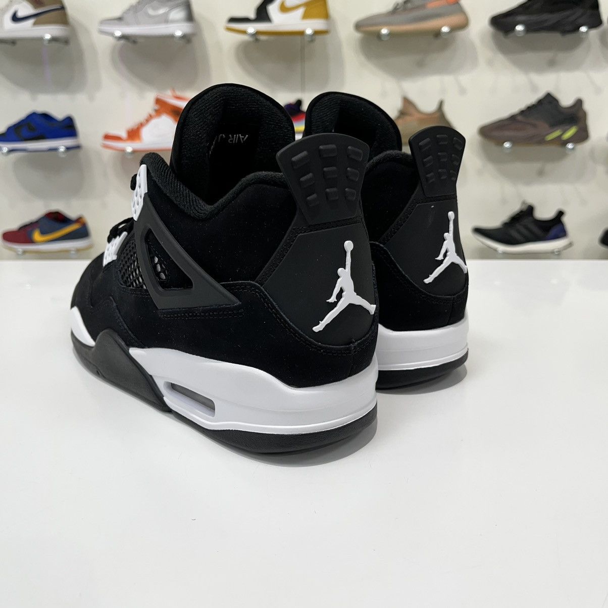 Nike Air Jordan 4 Retro White Thunder Size US 9 / EU 42 - 4 Thumbnail