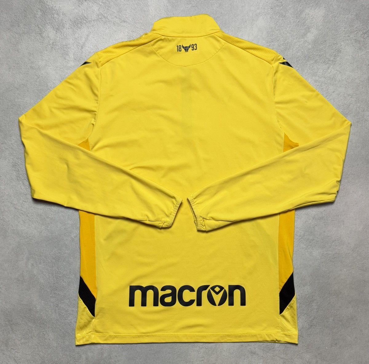 Macron Oxford United 2022 2023 Football Soccer 1/4 Zip Top Macron Size US XXL / EU 58 / 5 - 2 Thumbnail
