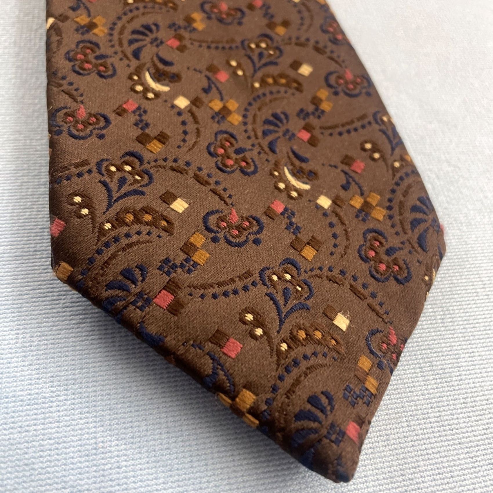 JCPenney VINTAGE JCPenney The Men's Shop Neck Tie Woven Paisley Deco Dot Brown 3x56 Capsule Necktie 1970s Men Tie Brown Size ONE SIZE - 2 Thumbnail