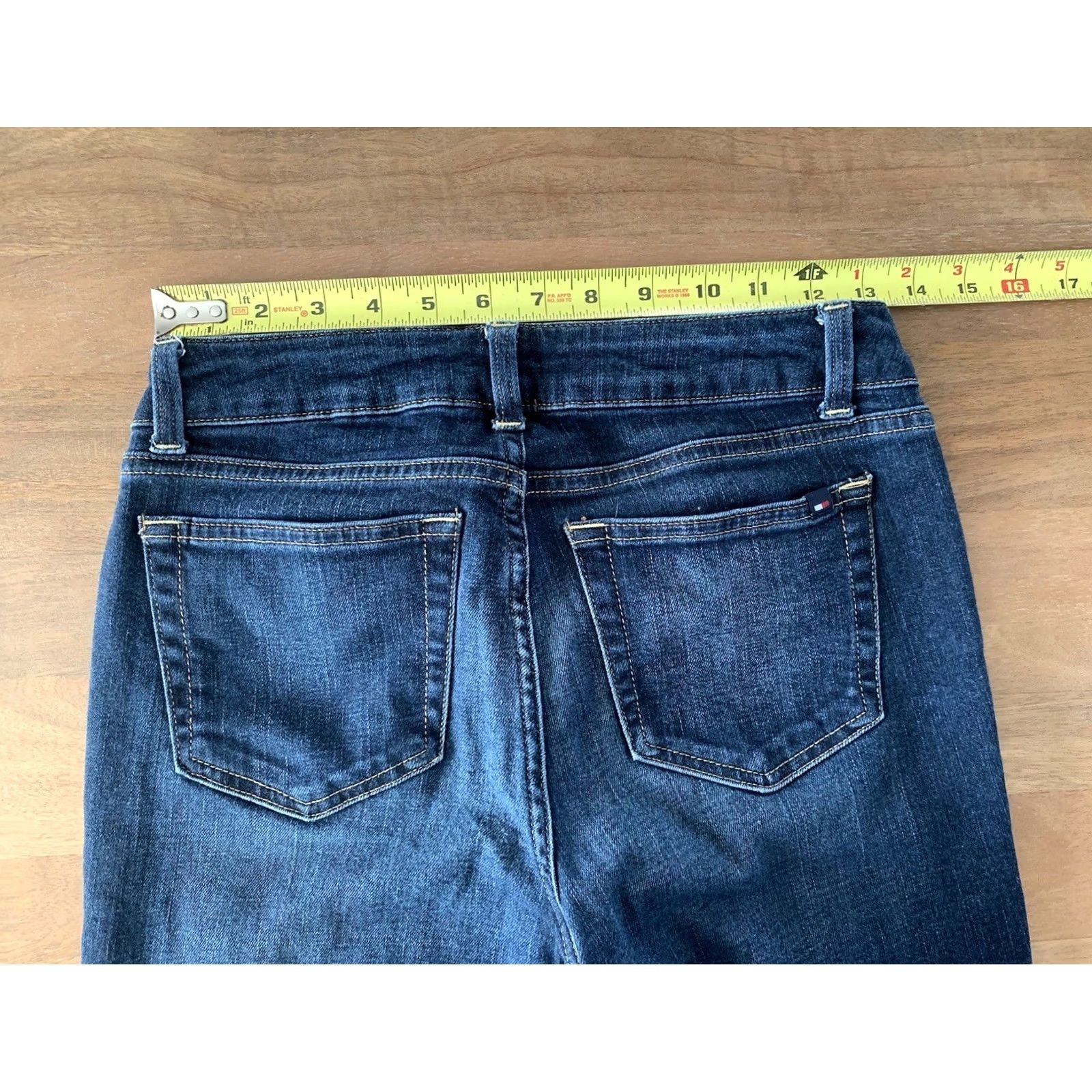 Tommy Hilfiger VINTAGE Tommy Hilfiger Jeans Womens 2 (26x26) Low Rise Tapered Dark Wash Raw Hem Y2K VTG Size 26" / US 2 / IT 38 - 6 Thumbnail