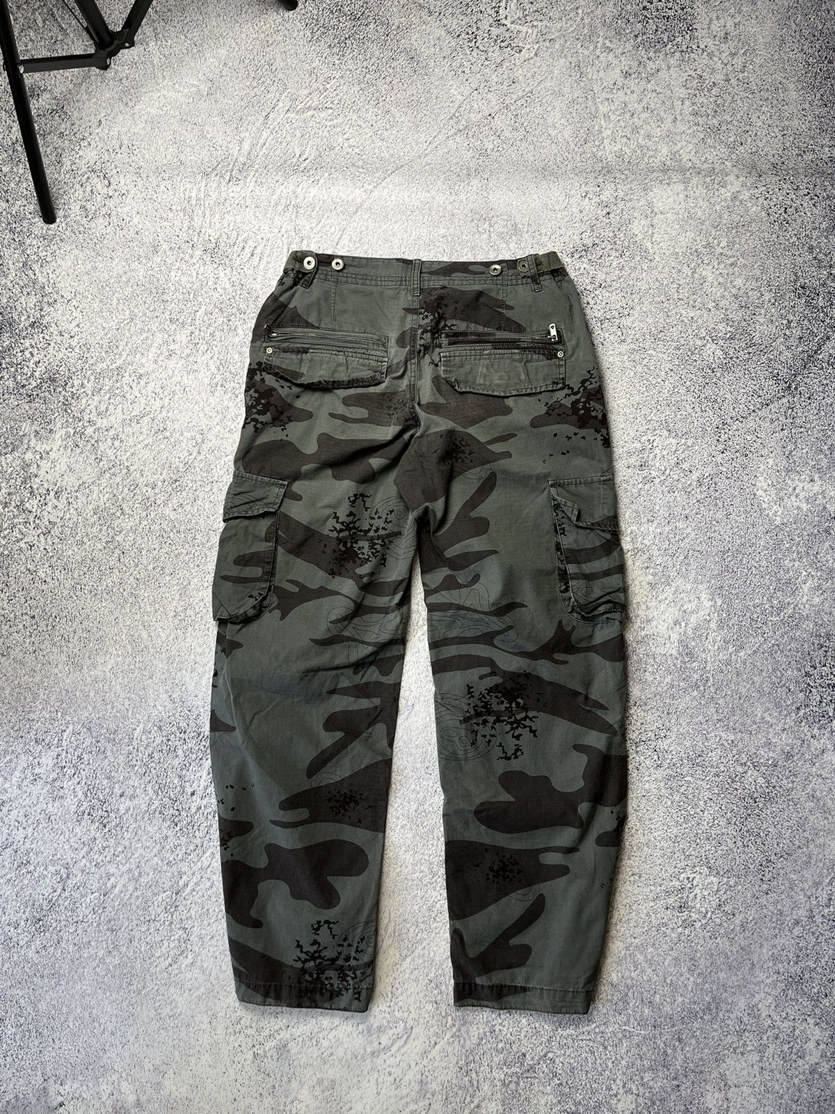 Japanese Brand VINTAGE FADED STREETWEAR CAMO CARGO PANTS Y2K Size US 32 / EU 48 - 21 Thumbnail