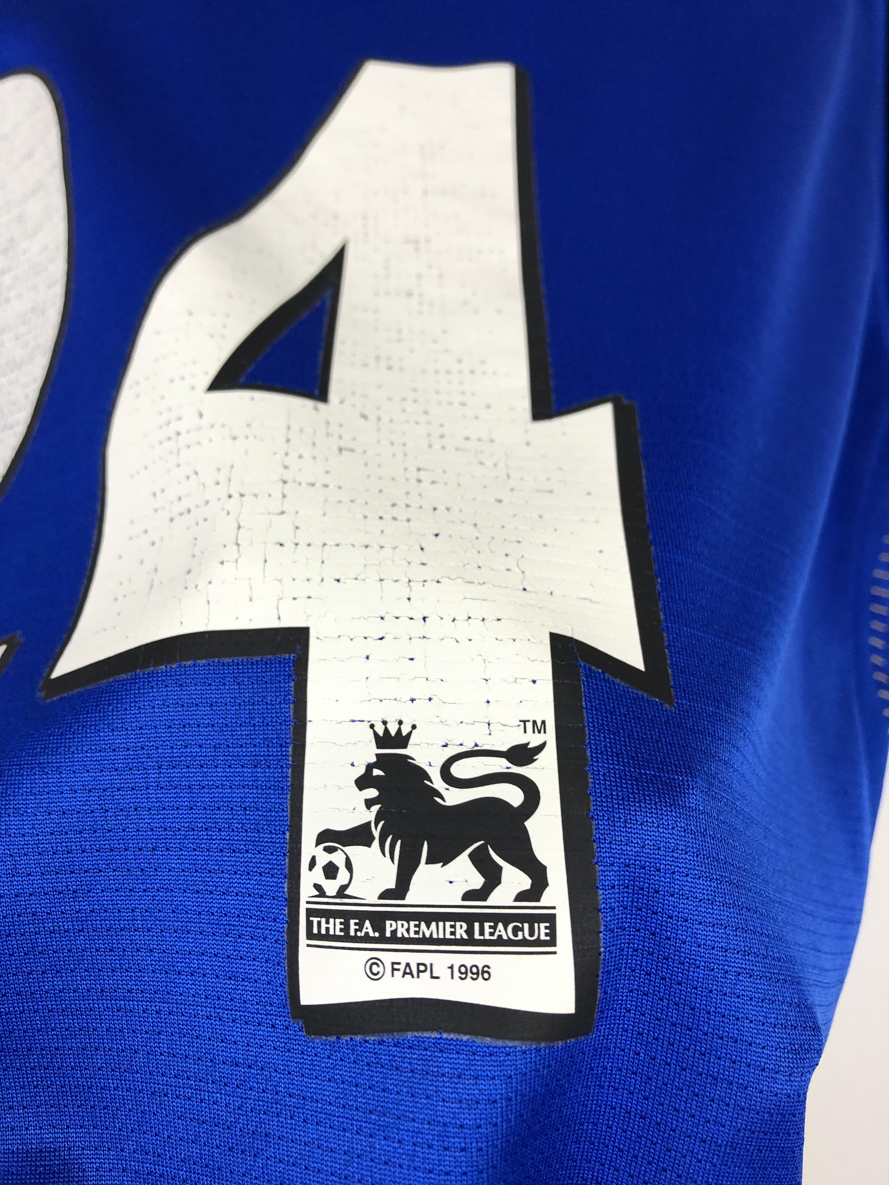 Umbro Chelsea football shirt 2005 #24 Wright-Phillips Umbro Tee Size US L / EU 52-54 / 3 - 4 Thumbnail