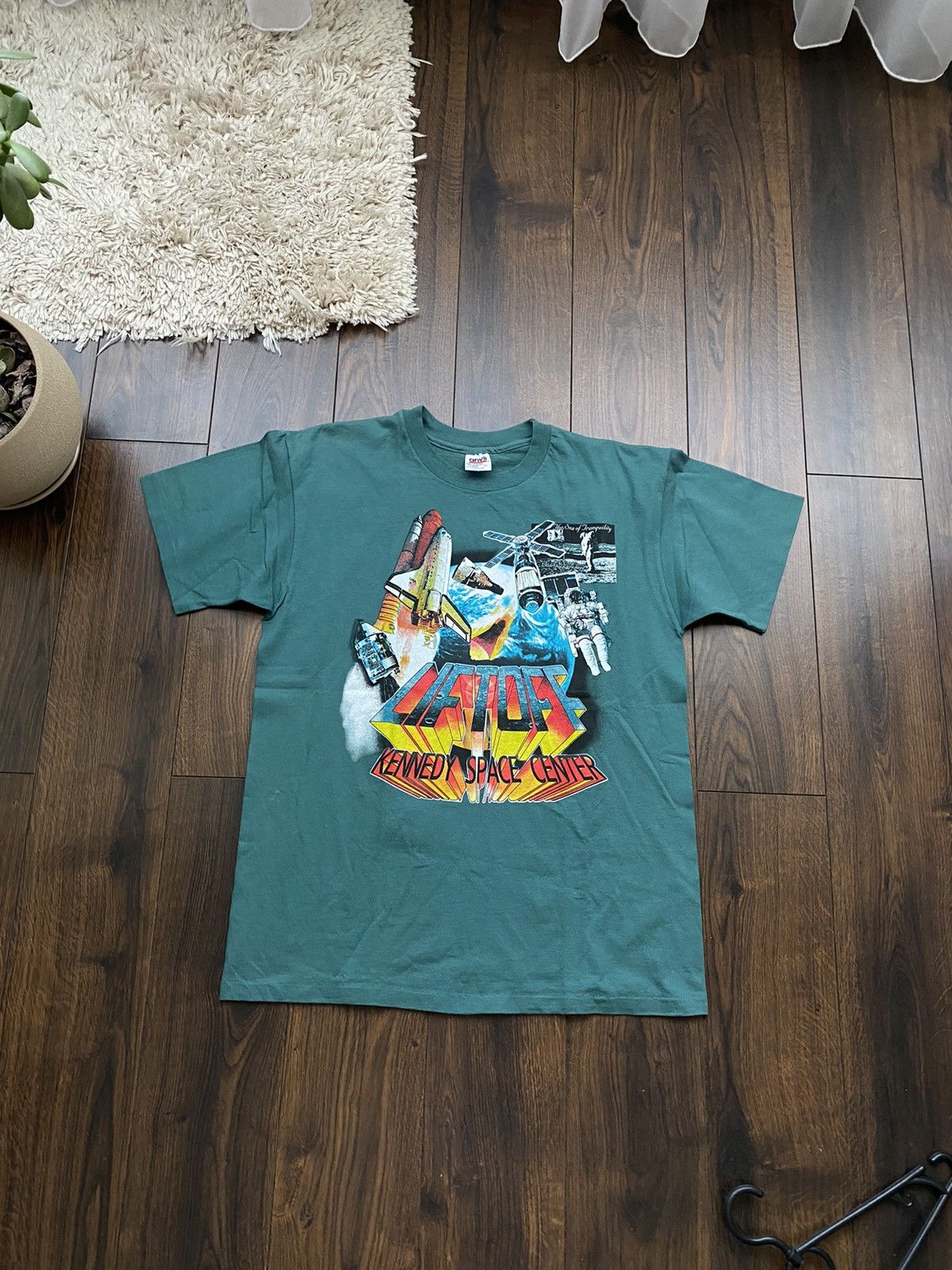 Vintage Vintage NASA Kennedy Space Center 1990 Tee Shirt Size US L / EU 52-54 / 3 - 2 Thumbnail