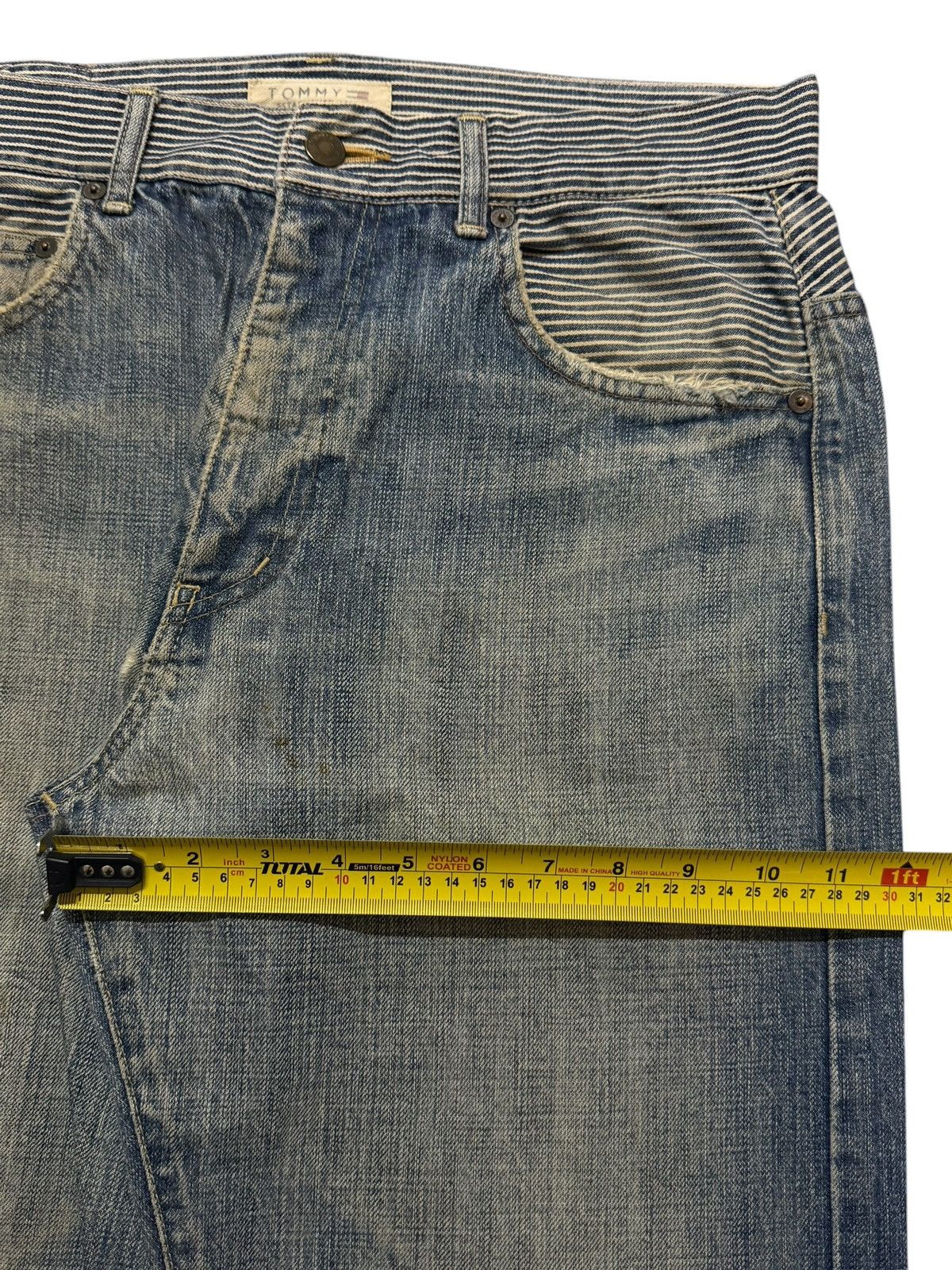 Tommy Hilfiger Vintage 90s Tommy Hilfiger Faded Wash Buckle Wide Leg Baggy Size US 32 / EU 48 - 13 Thumbnail
