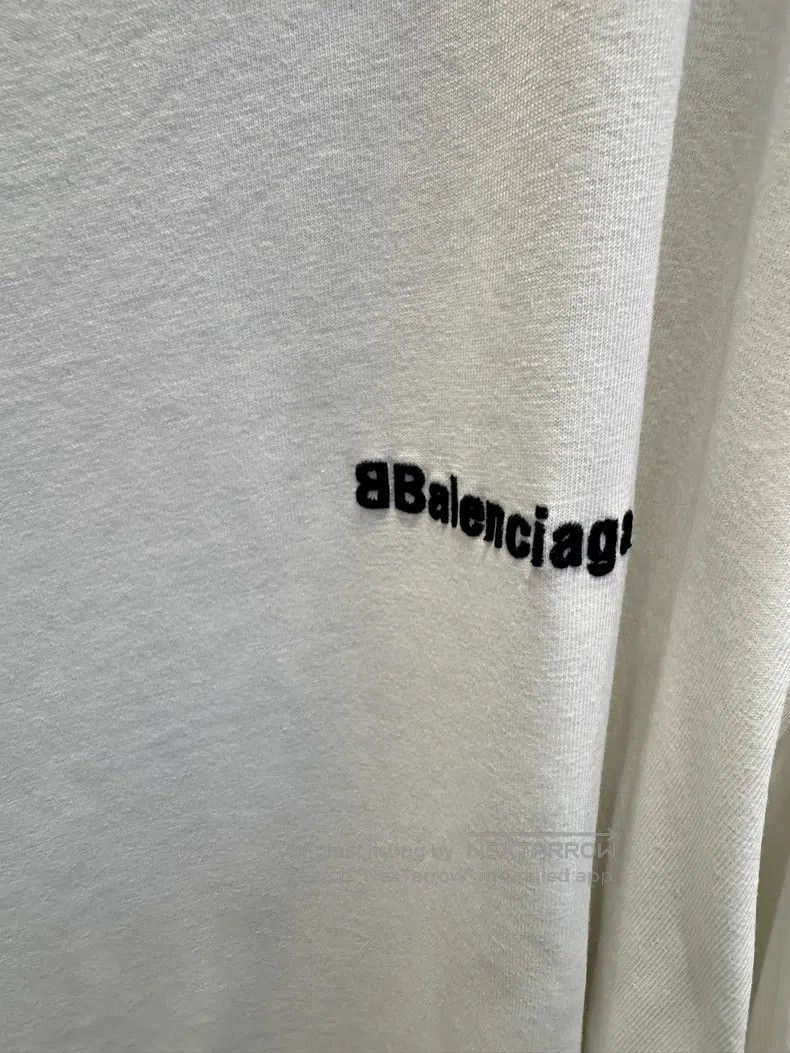 Balenciaga Balenciaga Loose Round Neck Letter Logo Micro-label Raglan Size US L / EU 52-54 / 3 - 2 Thumbnail