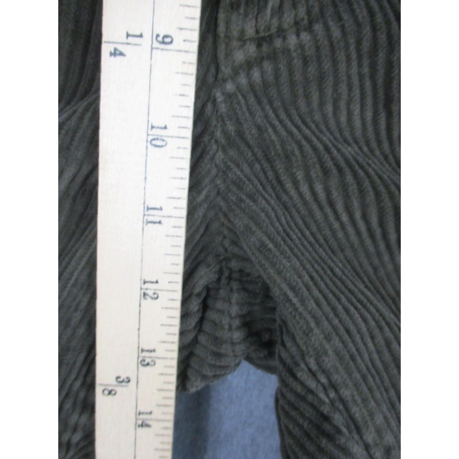 Eddie Bauer VINTAGE Eddie Bauer Pants Mens 35x34 Chino Corduroy Brown Pleated Straight Leg N/A Size US 35 - 4 Thumbnail