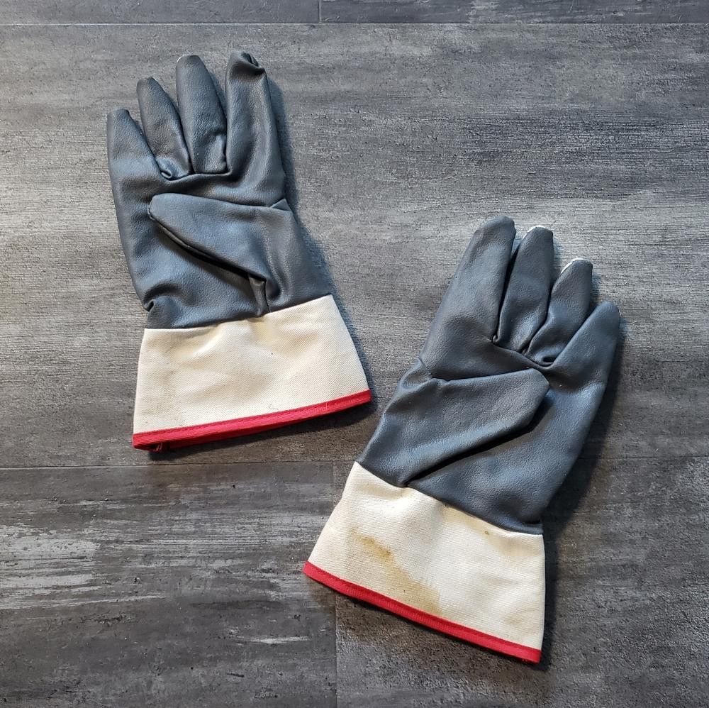 Designer Grey Strapper Best 2860 Nitrile Laminated Glove Size ONE SIZE - 2 Thumbnail