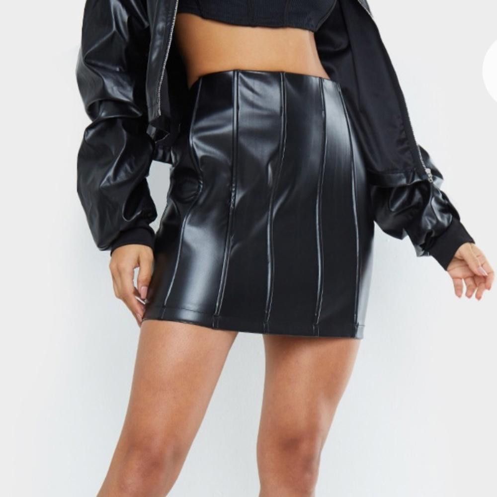 Designer PrettyLittleThing l NWT Black PU Binding Mini Skirt 6 Size 28" / US 6 / IT 42 - 10 Thumbnail