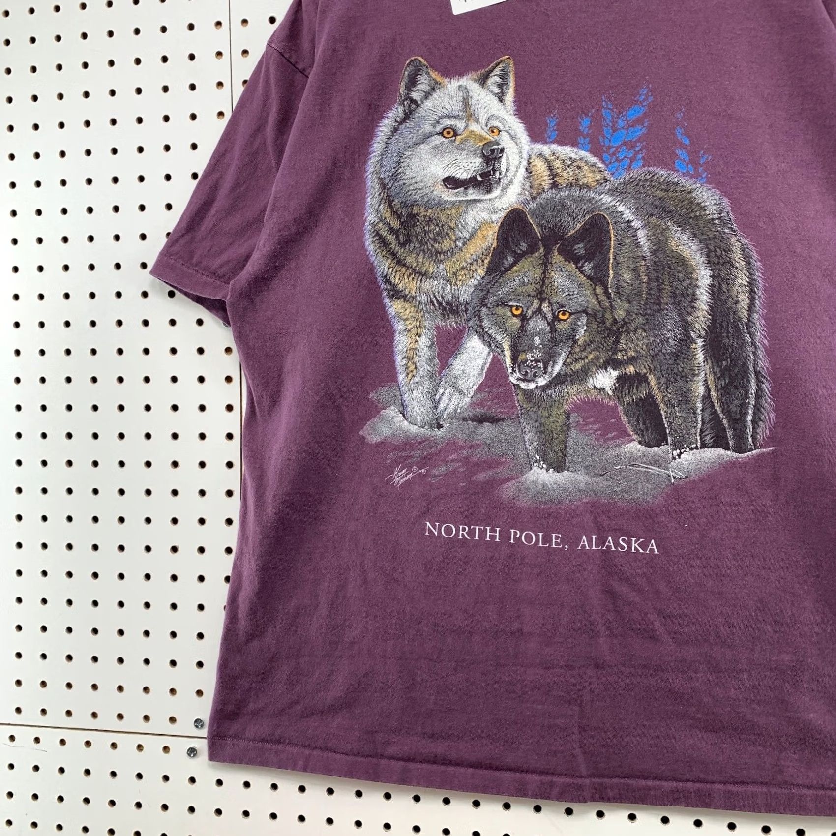 Vintage VINTAGE Belton Alaska Wolf Nature T-Shirt Men L Purple USA 1990s Graphic Print Short Sleeve Crew Neck Shirt Mens Size US L / EU 52-54 / 3 - 5 Thumbnail