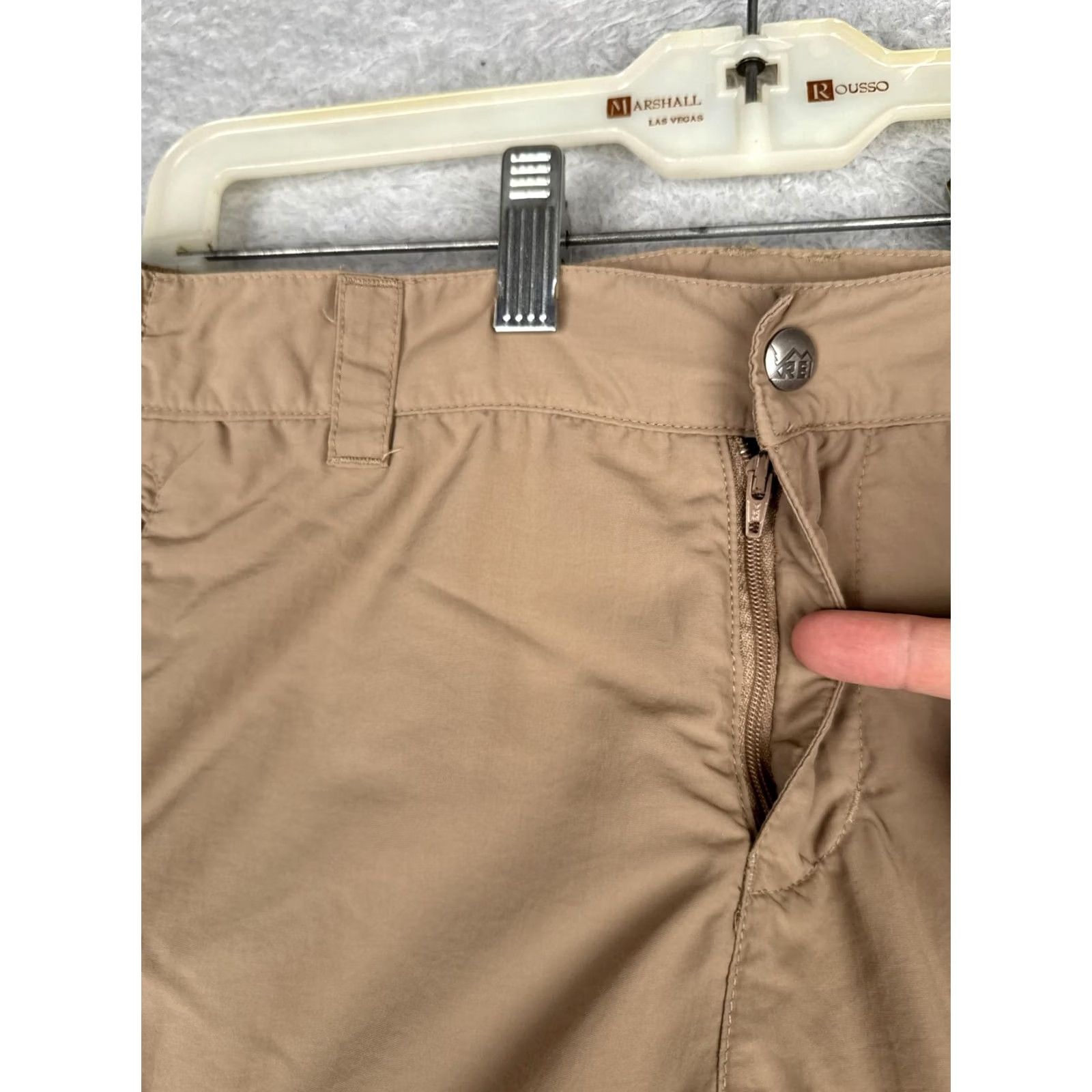 Vintage REI Womens 8P Beige Convertible Zip Off Hiking Cargo Nylon UPF 50+ Travel Pants Size 30" / US 8 / IT 44 - 5 Thumbnail