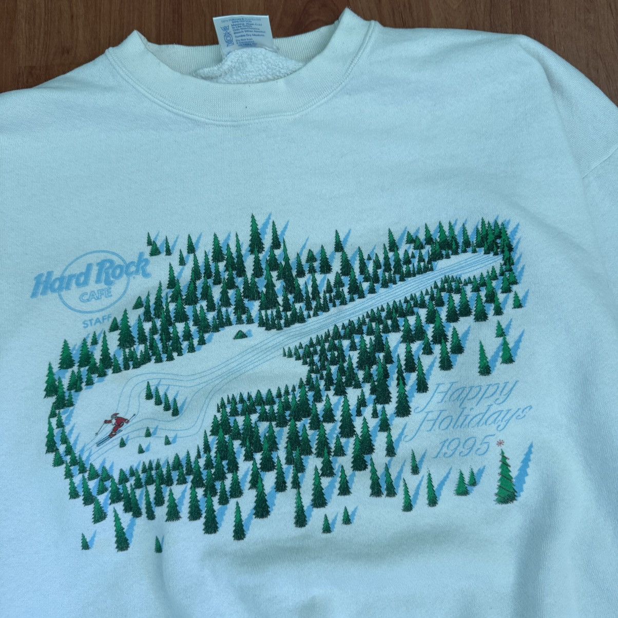 Hard Rock Cafe Vintage 90s Hard Rock Cafe Holiday Ski Sweatshirt Size US XL / EU 56 / 4 - 7 Thumbnail