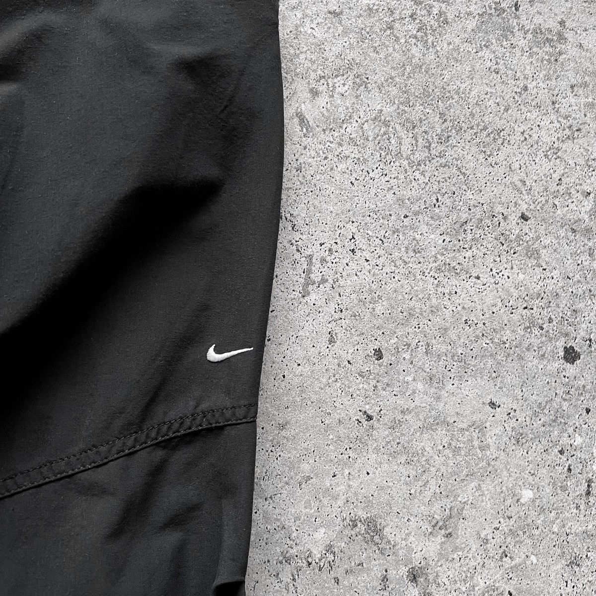 Nike × Vintage Nike Womens Black Vintage 00s Nylon Track Pants Y2K Swoosh Size 28" / US 6 / IT 42 - 9 Thumbnail
