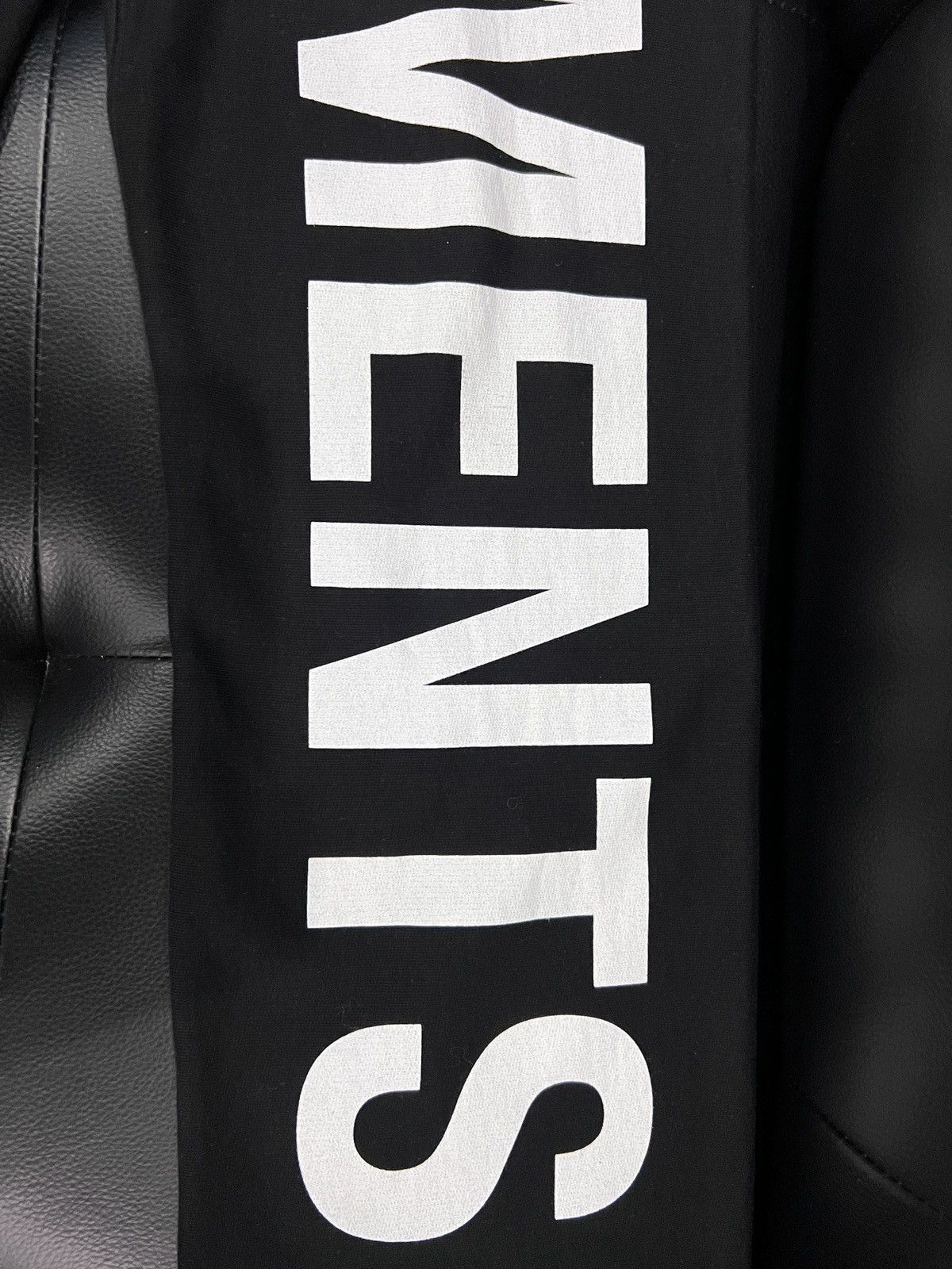 Vetements Vetements FW18 Left Logo Casual Trousers Size US 30 / EU 46 - 5 Thumbnail