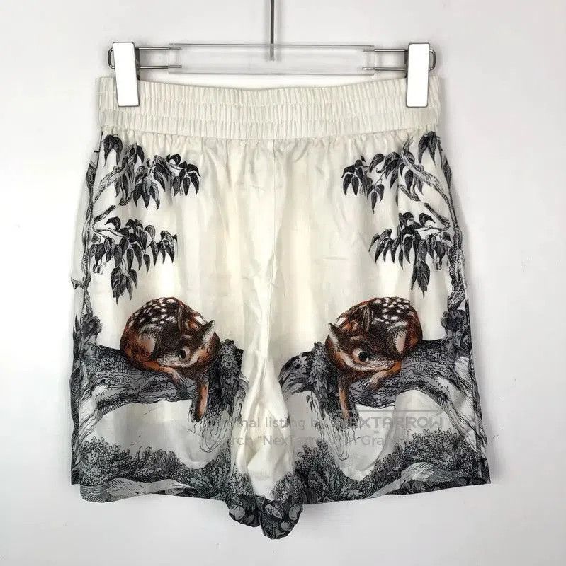 Burberry Burberry Women's Silk Beige Shorts. Size 23" - 2 Thumbnail