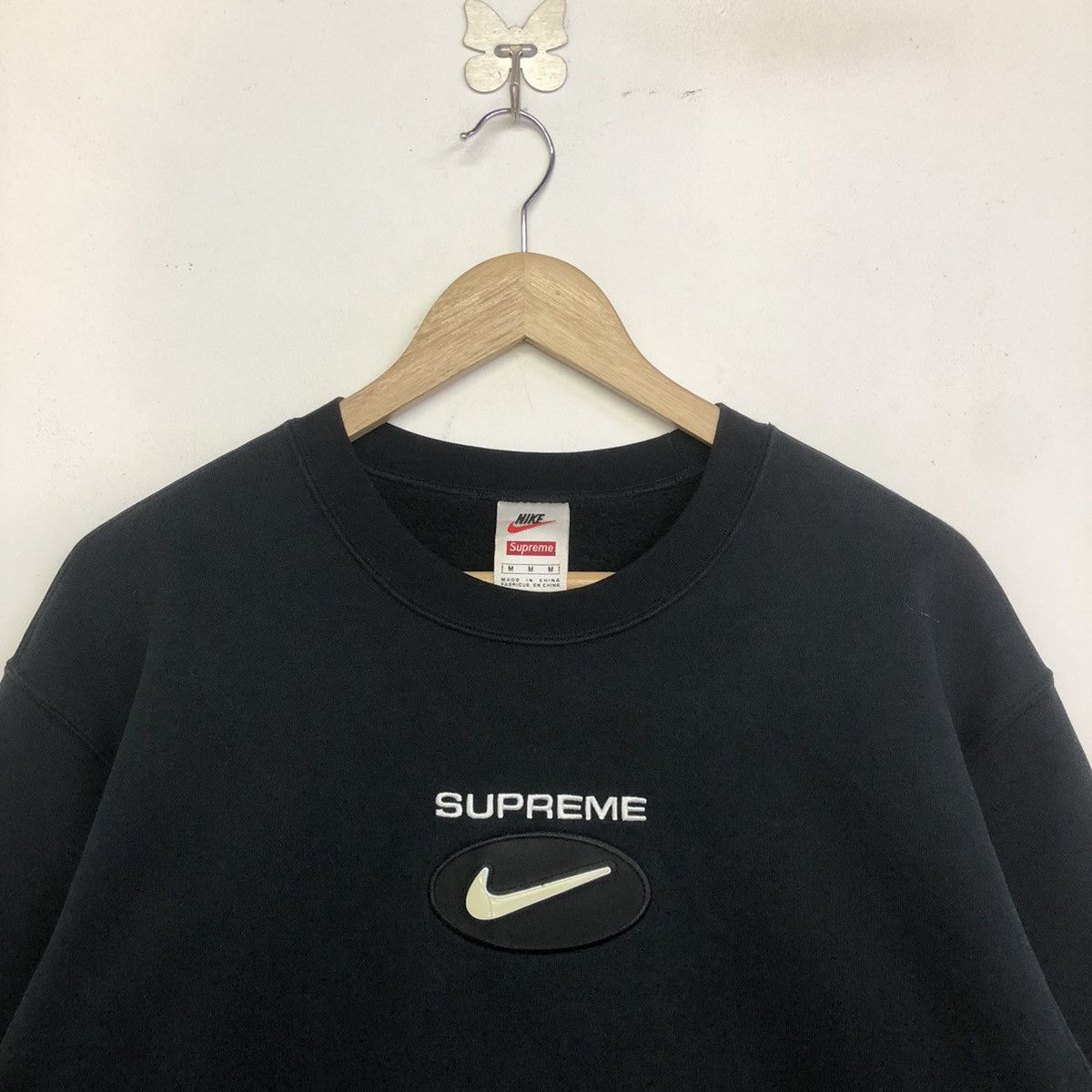 Nike × Supreme NIKE X SUPREME JEWEL CREWNECK CENTRE LOGO SWEATSHIRT Size US M / EU 48-50 / 2 - 2 Thumbnail