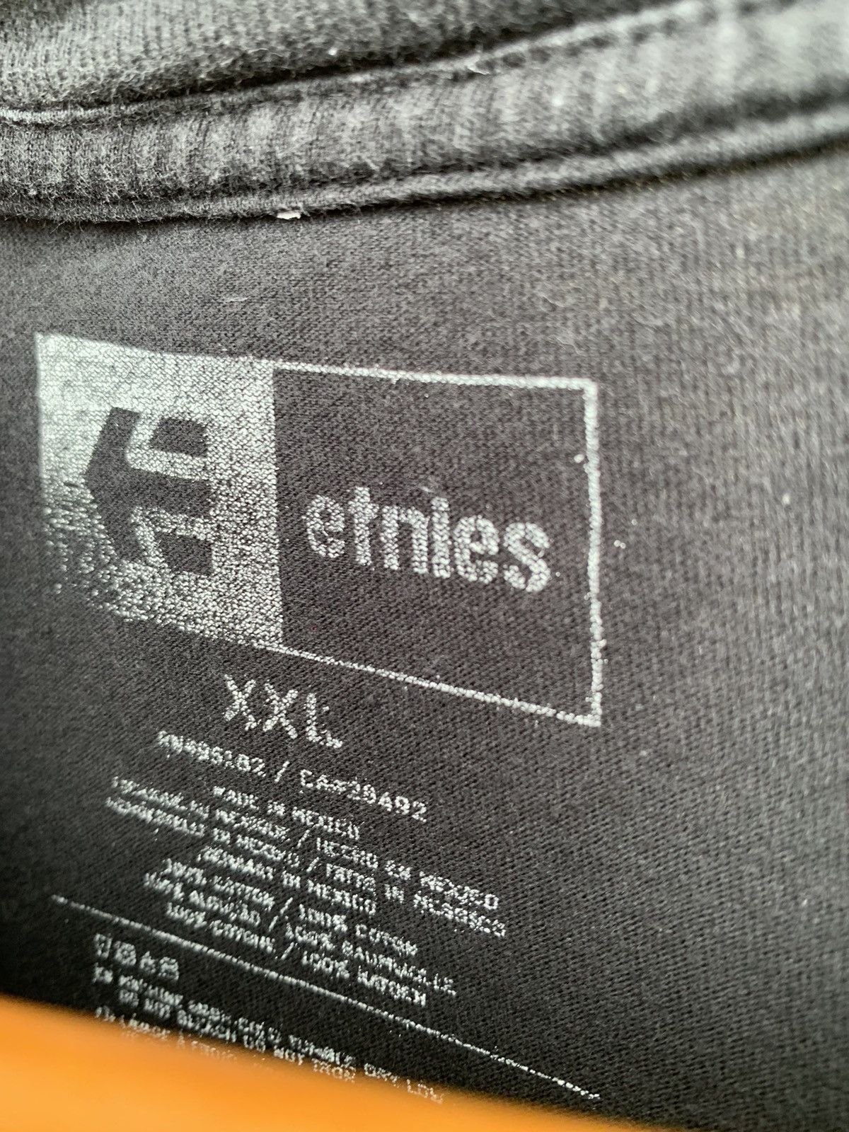 Etnies Thrashed Faded Ethies Skateboard Sleeveless Oversized Tshirt Size US XXL / EU 58 / 5 - 5 Thumbnail