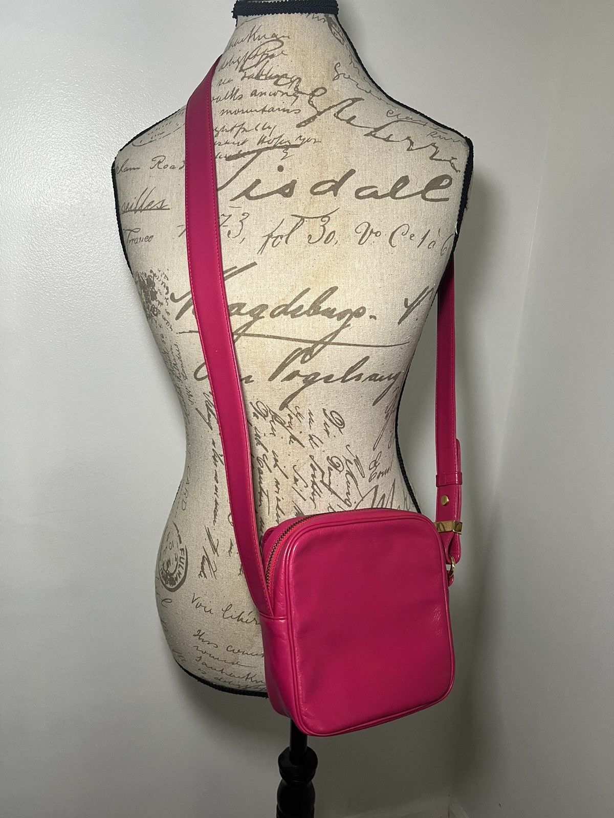 Yves Saint Laurent Vintage Hot Pink Yves Saint Laurent Crossbody Size ONE SIZE - 2 Thumbnail