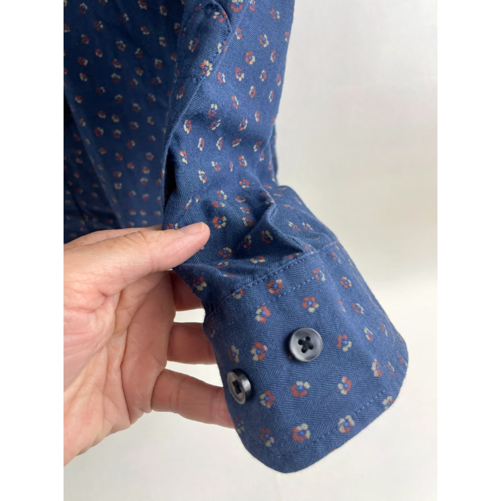 Van Heusen Van Heusen Shirt Men's Large 16-16.5 Blue Floral Button Up Long Sleeve Size US L / EU 52-54 / 3 - 5 Thumbnail