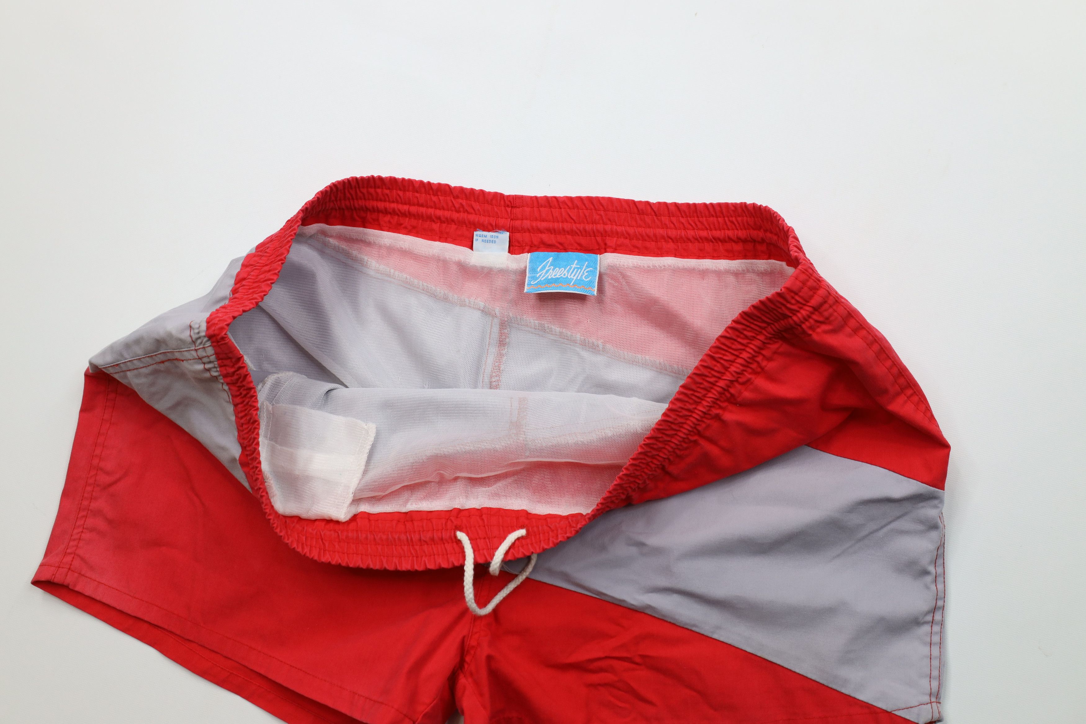 Vintage Vintage 70s 80s Streetwear Block Lined Shorts Swim Trunks Size US 38 / EU 54 - 6 Thumbnail