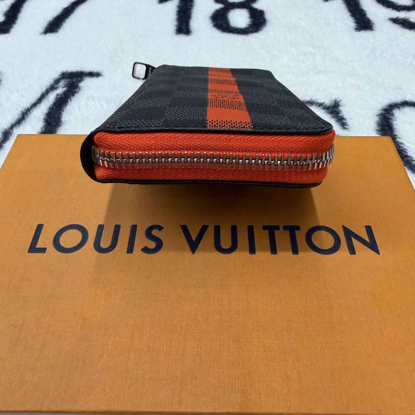 Louis Vuitton Louis Vuitton Black Orange Checker Zipper Wallet. Size ONE SIZE - 3 Thumbnail