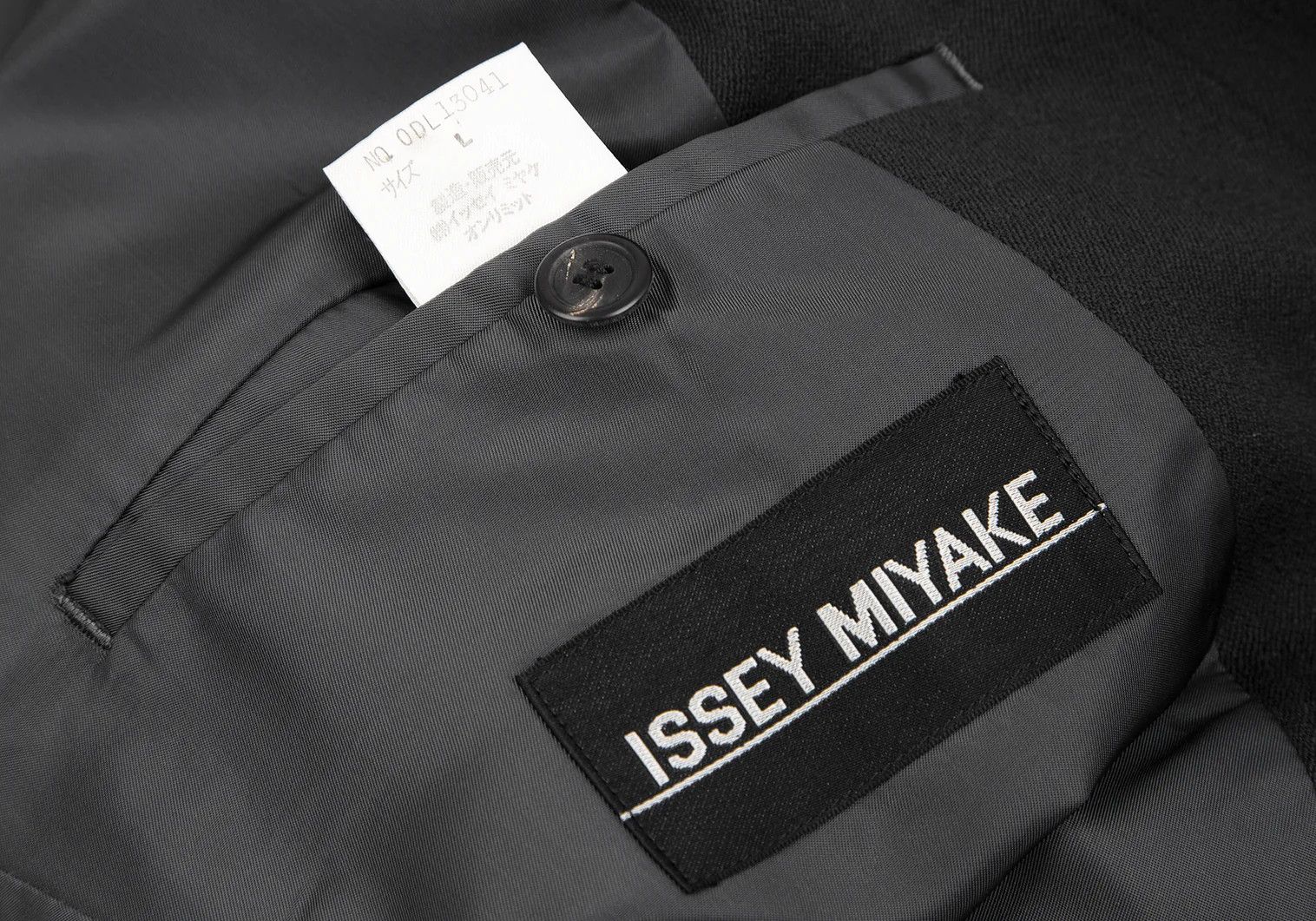Issey Miyake Wool Shawl Collar Jacket in Charcoal Gray Size L Size US L / EU 52-54 / 3 - 17 Thumbnail