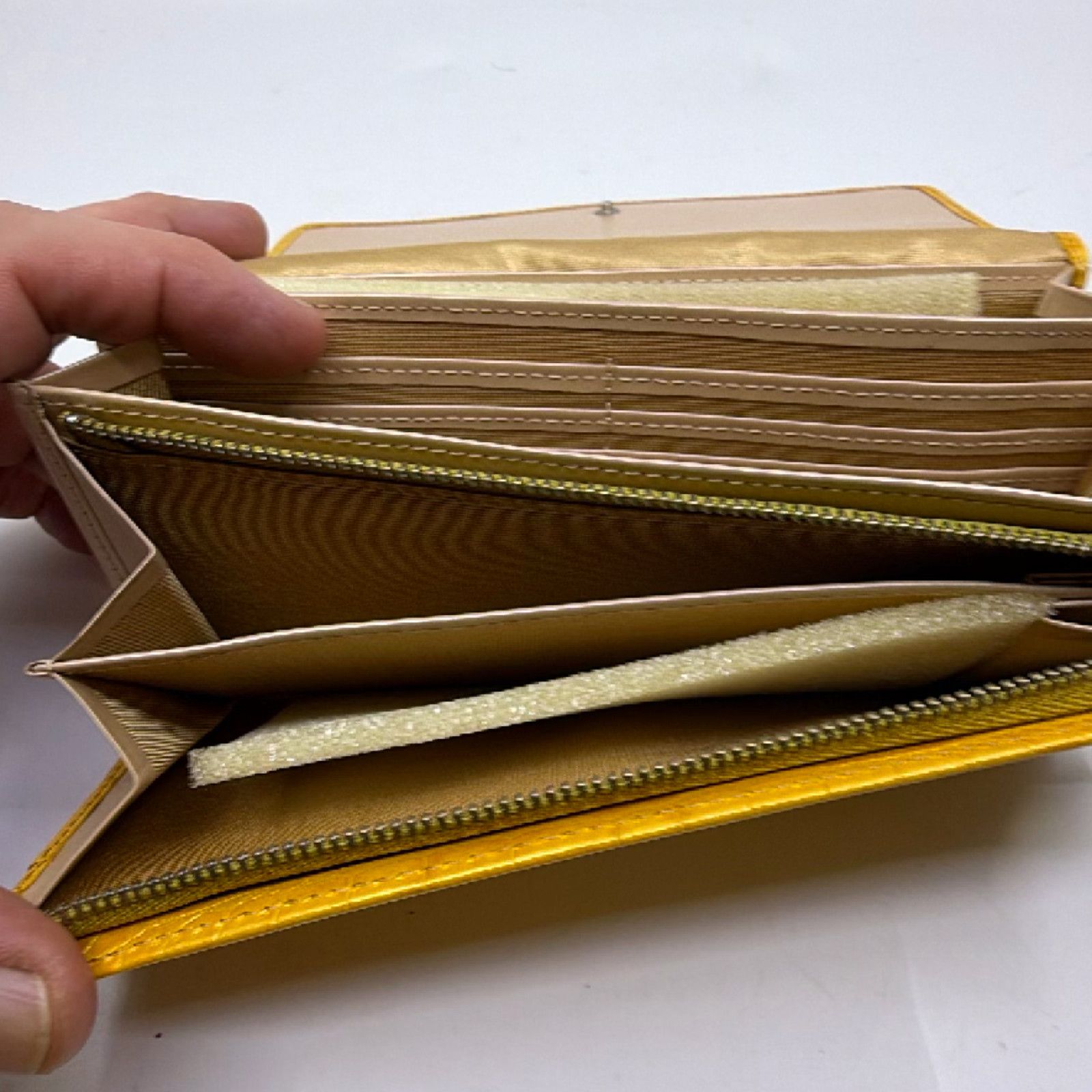 Le Prairies Ginza Continental Wallet Gold Crocodile Embossed