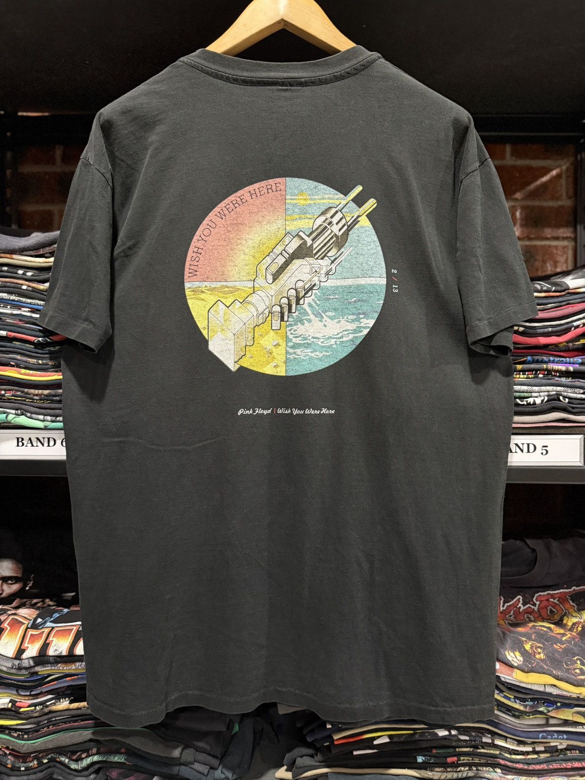 Band Tees × Vintage Vintage 90s Pink Floyd Wish You Were Here Faded Tee Size US XL / EU 56 / 4 - 2 Thumbnail
