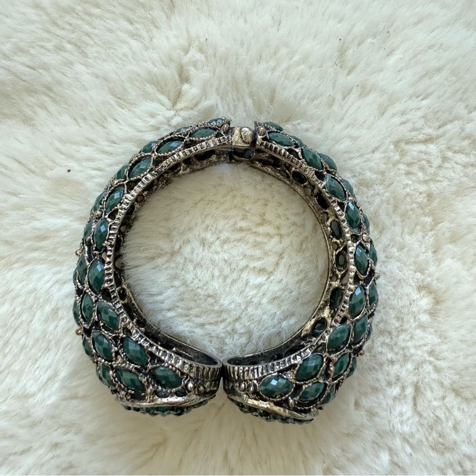 Other Art Deco vintage bracelet with green crystals Size ONE SIZE - 1 Thumbnail