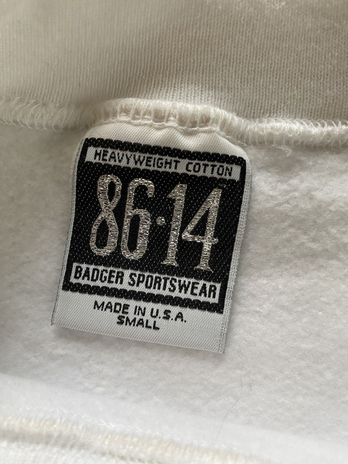 Vintage Vintage ‘90 Gilligan’s Pub Ireland White Crewneck Sweatshirt Size US S / EU 44-46 / 1 - 5 Thumbnail