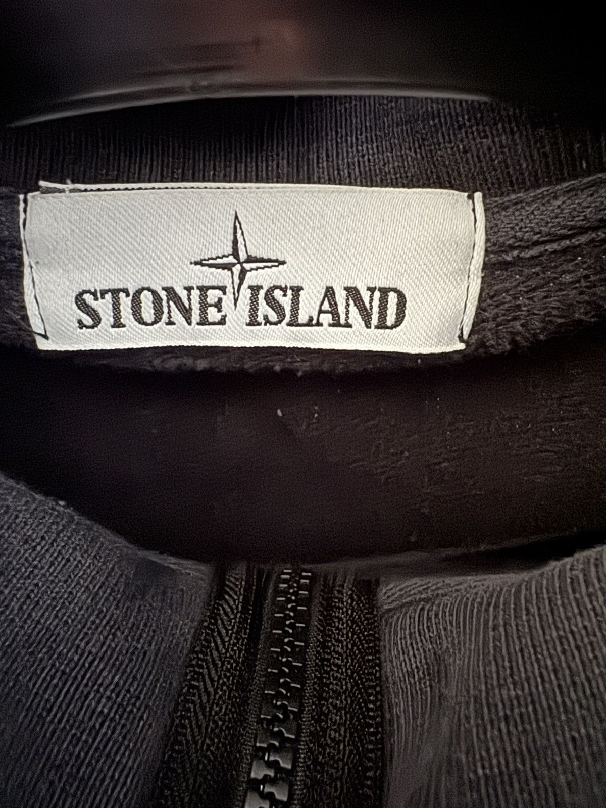 Stone Island Stone Island zip-up in black. Size US XL / EU 56 / 4 - 5 Thumbnail