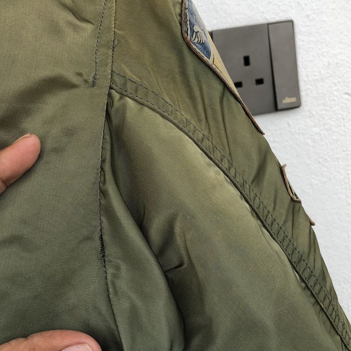 Avirex Vintage USAF MA-1 Flight Patches by Avirex Sun Faded Jacket Size US L / EU 52-54 / 3 - 18 Thumbnail