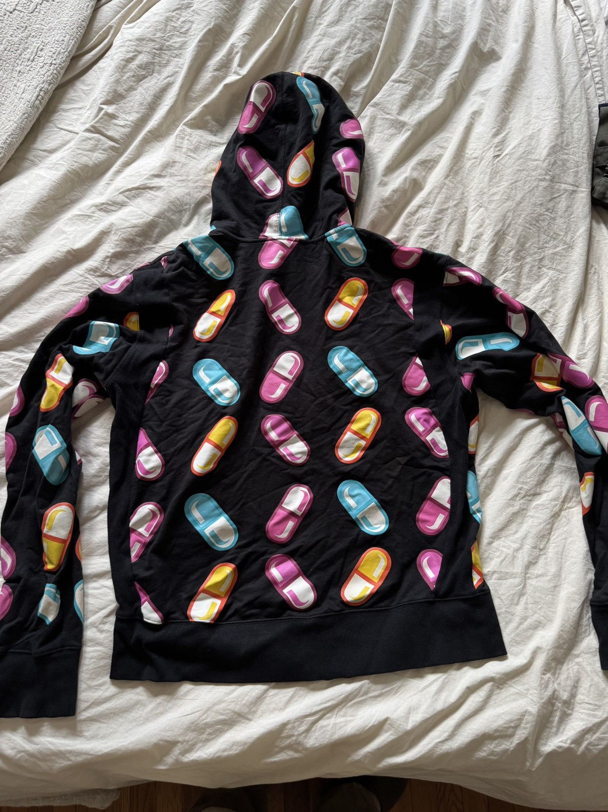 Kid Robot Kid Robot Neon Pills Hoodie size Large Limited 135 of 236 Size US L / EU 52-54 / 3 - 3 Thumbnail
