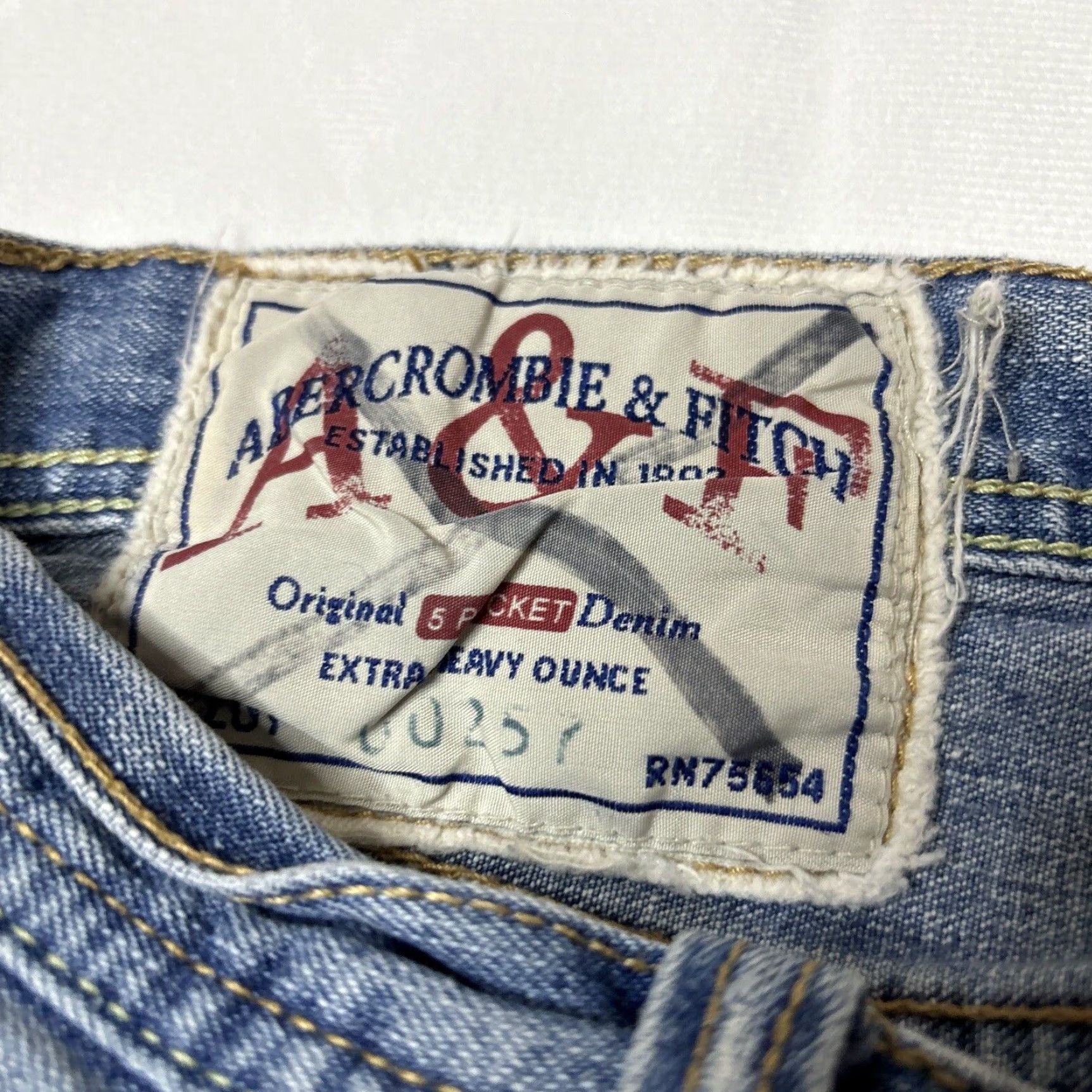 Abercrombie & Fitch Abercrombie & Fitch Men Jeans 31x32 Blue Denim Distressed Boot Cut Stretch Y2K Regular Inseam 32 Size US 31 - 5 Thumbnail
