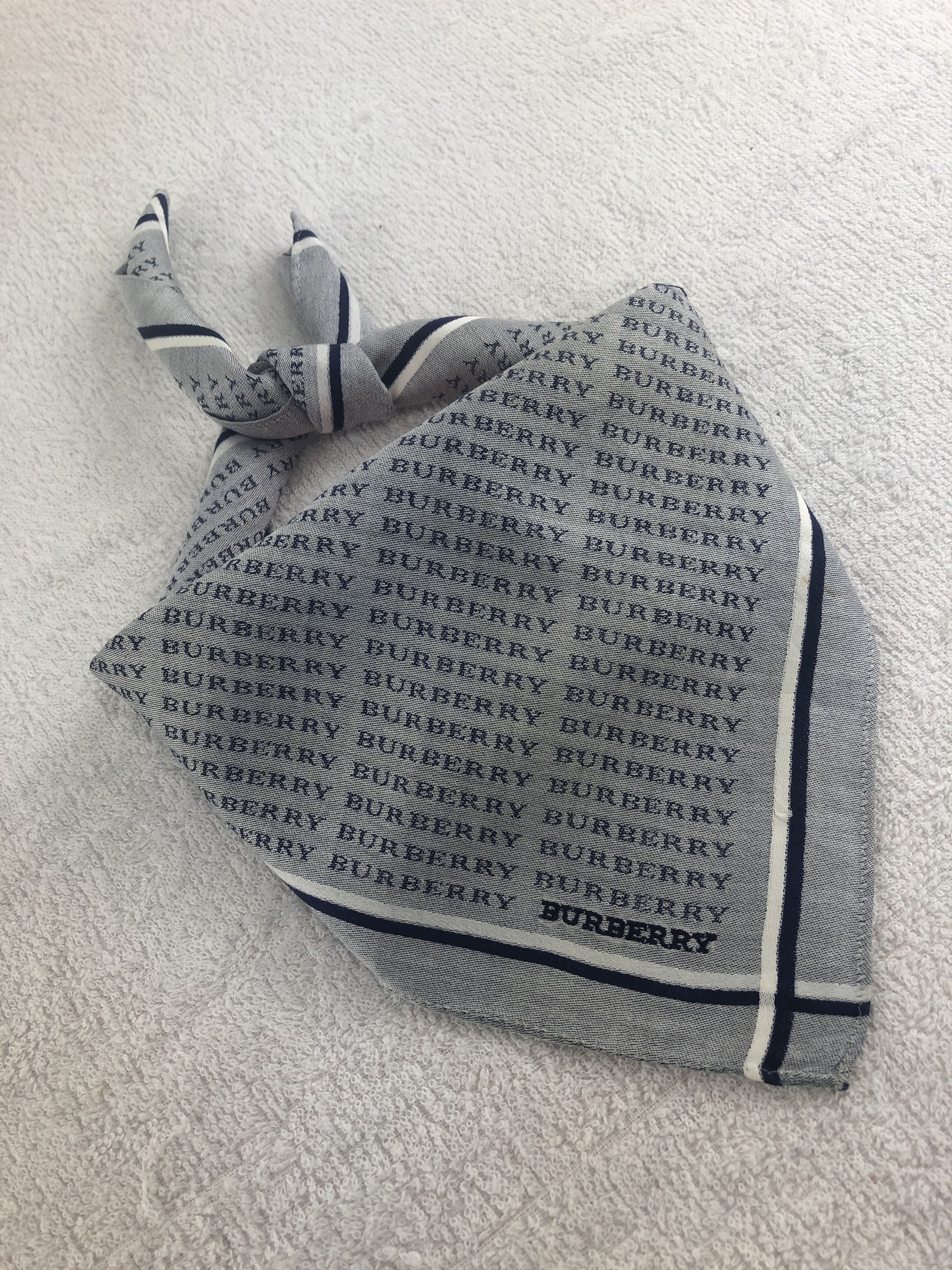 Burberry Burberry Handkerchief / Bandana / Neckerchief C256 Size ONE SIZE - 1 Thumbnail