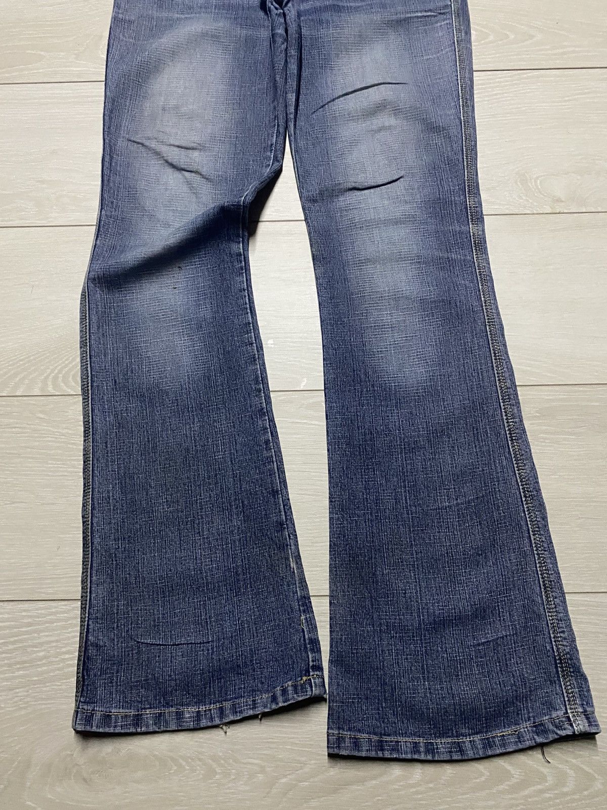 Japanese Brand Vintage Japanese Brand Distressed Faded Flare Soft Jeans Size US 30 / EU 46 - 5 Thumbnail