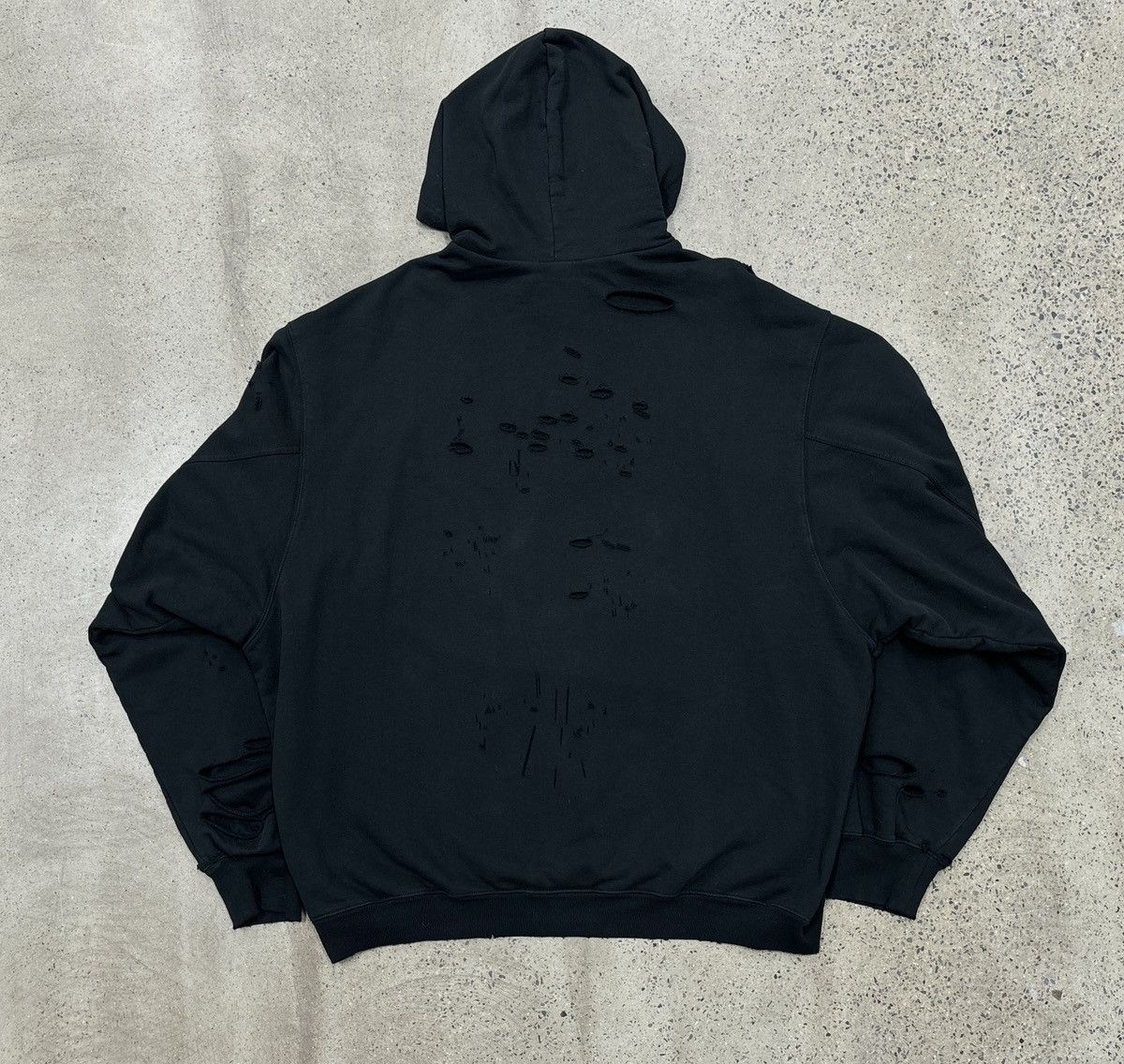 Balenciaga Balenciaga 22fw Destroyed Hoodie，size s（oversize） Size US S / EU 44-46 / 1 - 3 Thumbnail