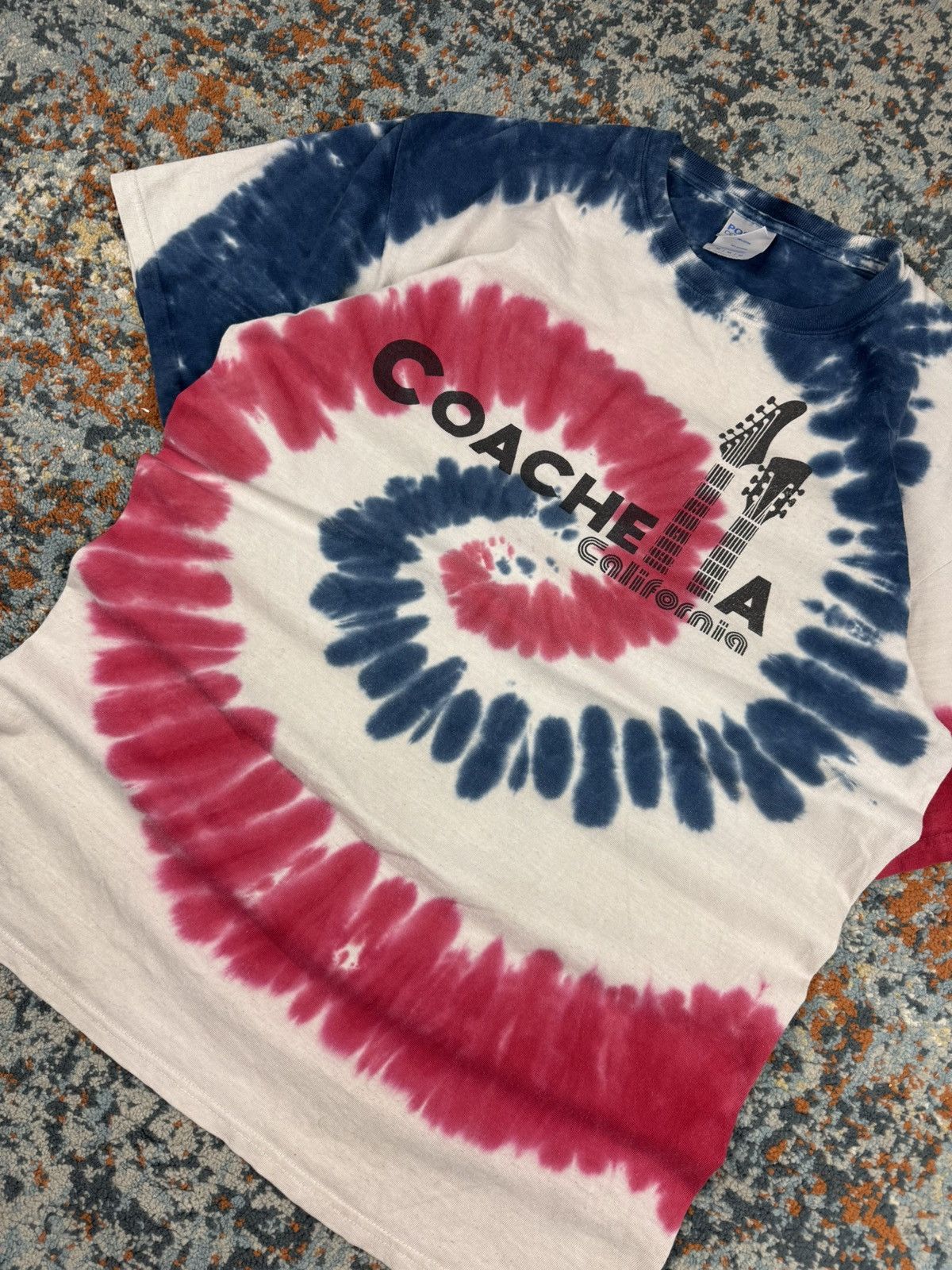 Vintage Vintage Y2K Coachella festival california tie dye swirl tee Size US M / EU 48-50 / 2 - 5 Thumbnail