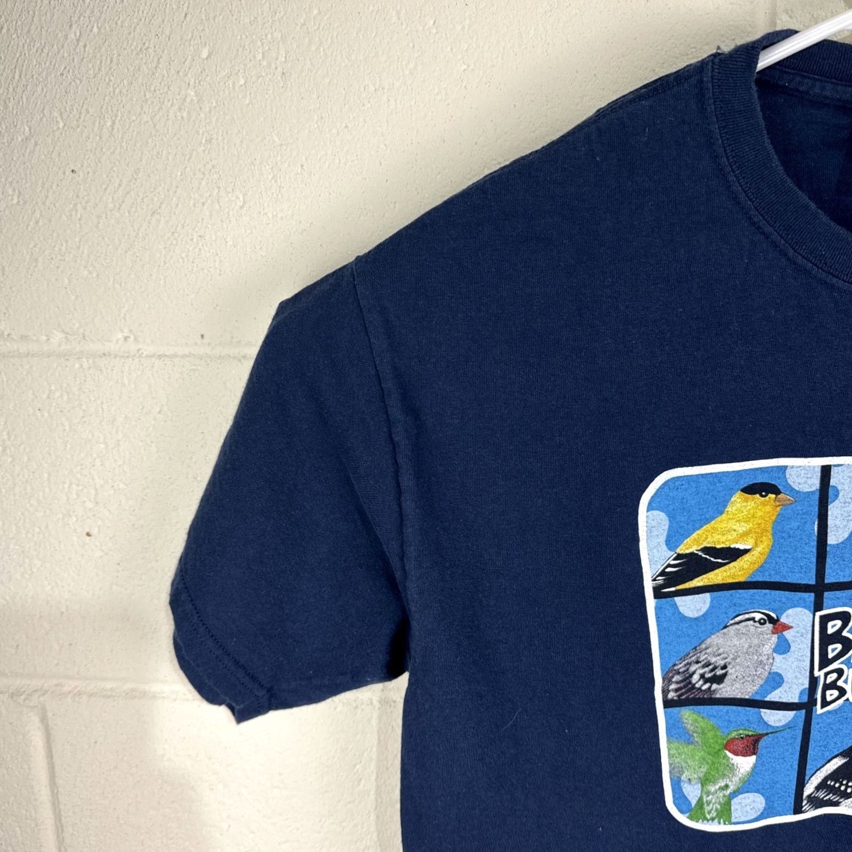 Gildan VINTAGE The Birdy Bunch T Shirt Blue Large Brady Bunch Parody Bird Y2K Watching Mens Shirts 90s Animals Tv Size US L / EU 52-54 / 3 - 5 Thumbnail