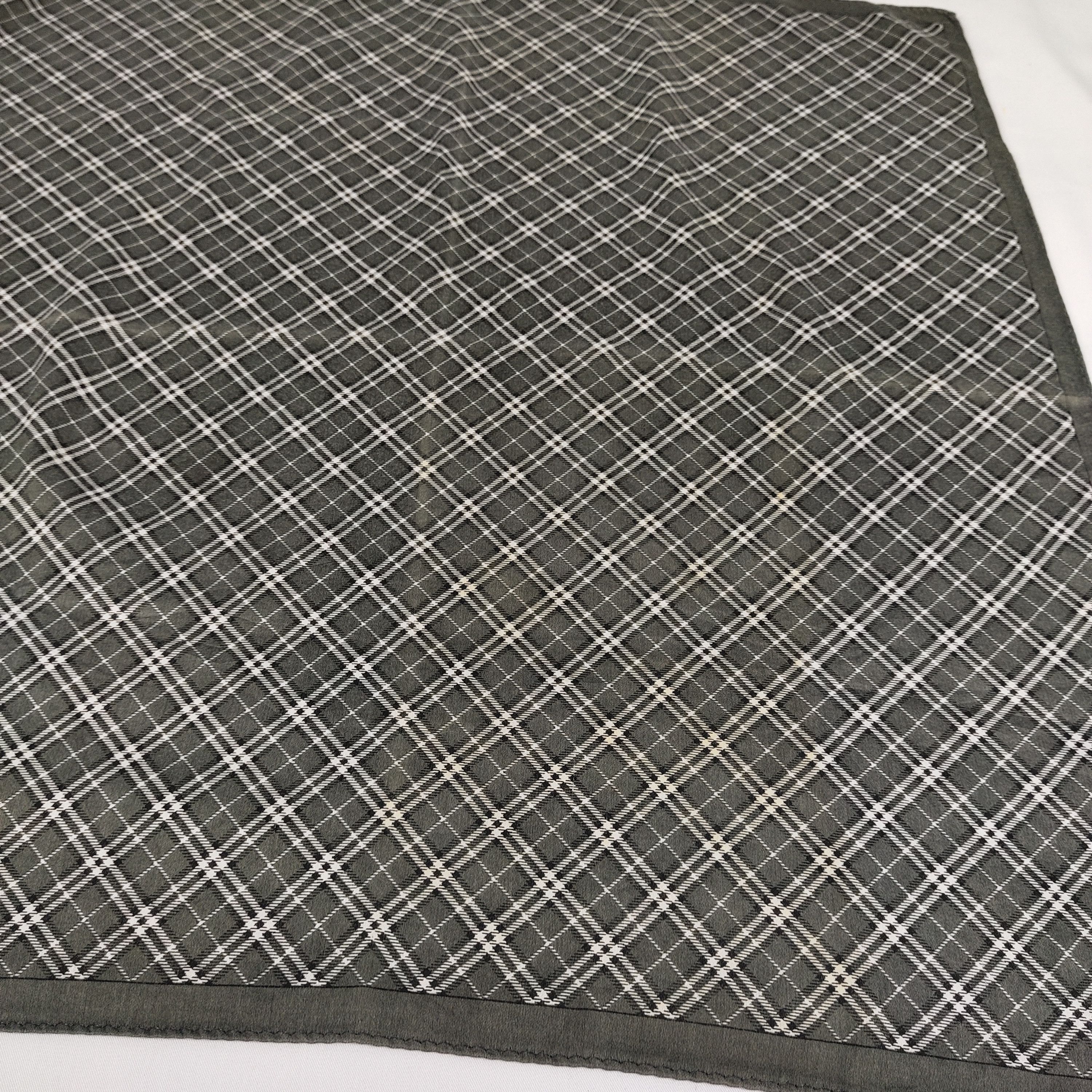 Burberry × Vintage Burberry Handkerchief / Neckerchief / Bandana FZ293 Size ONE SIZE - 6 Thumbnail