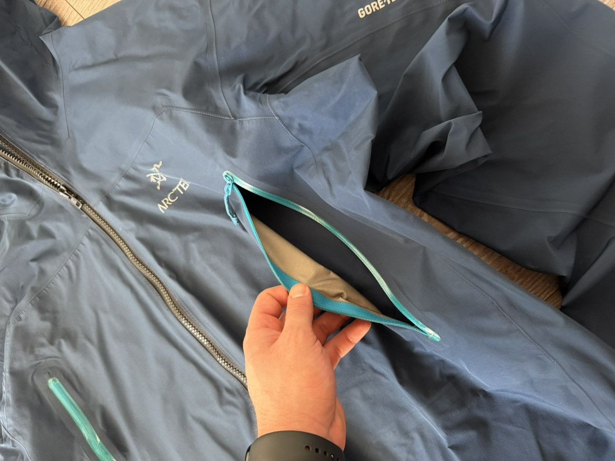Arc'teryx Arc’teryx Men’s Zeta LT Outdoor Gorpcore Jacket Size US XL / EU 56 / 4 - 9 Thumbnail