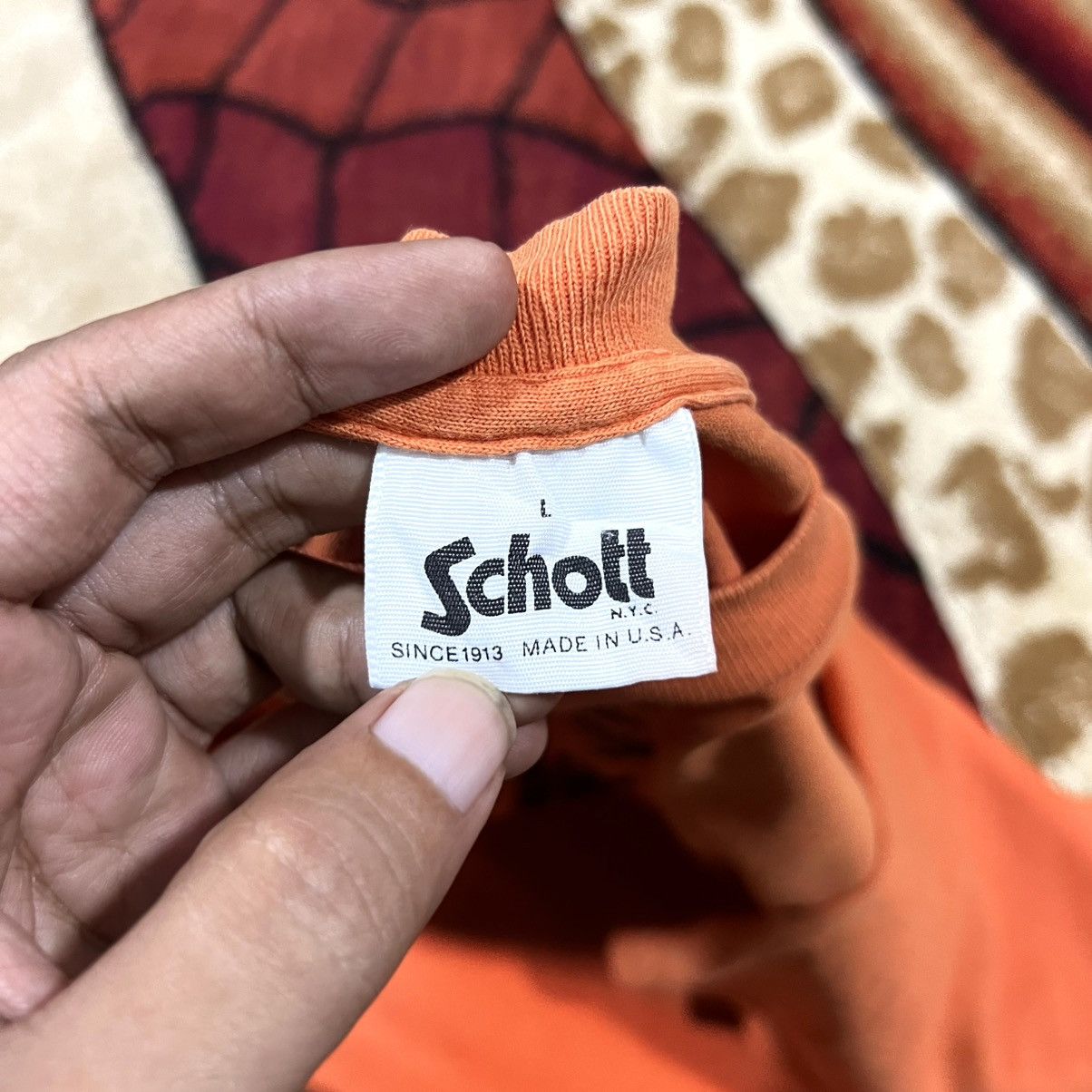 Schott Vintage Thrashed Faded 90s Schott Rare T Shirt Size US L / EU 52-54 / 3 - 6 Thumbnail
