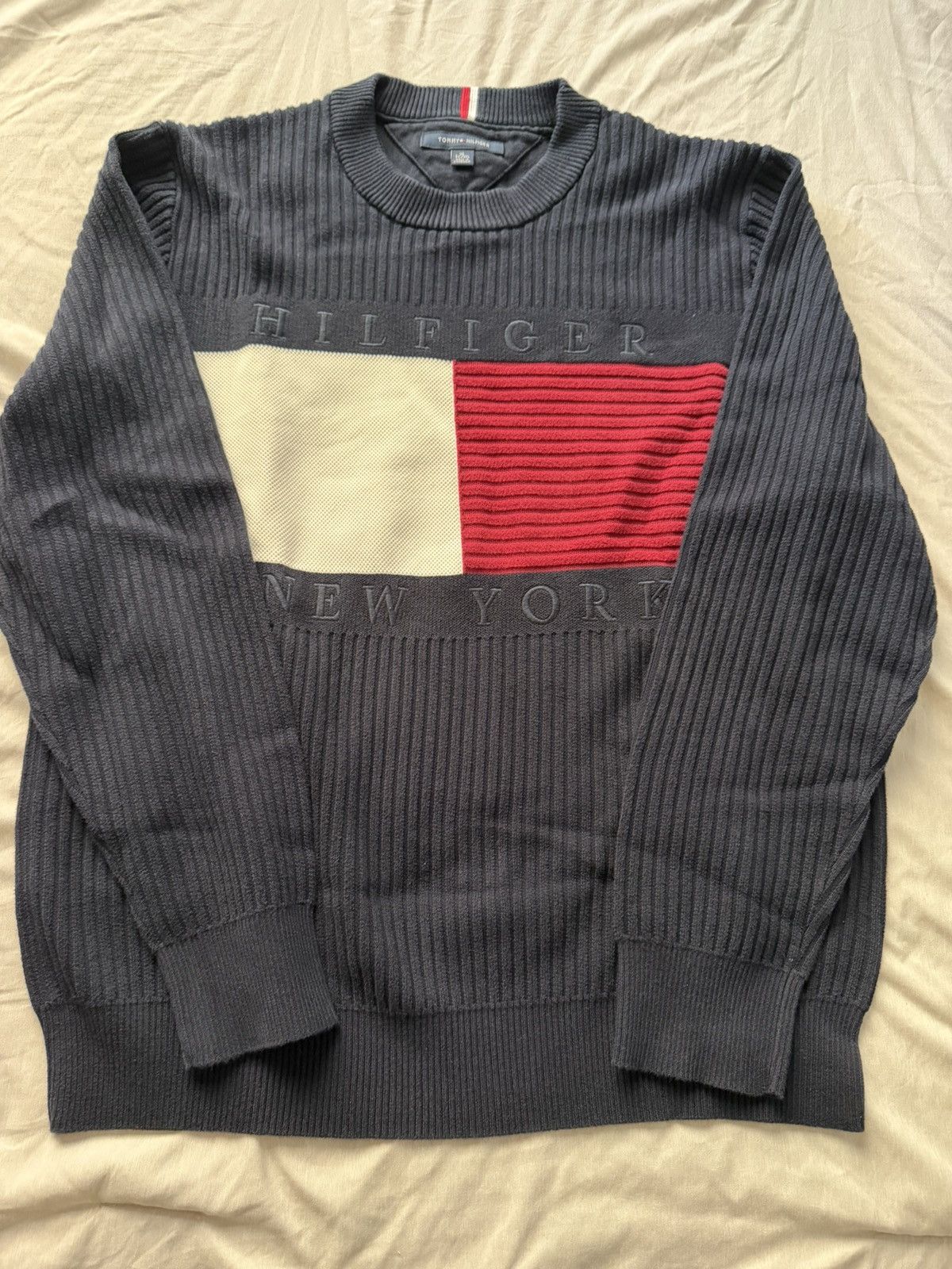 Tommy Hilfiger Tommy Hilfiger Flag Logo Sweater Navy Crewneck Size US XL / EU 56 / 4 - 1 Thumbnail