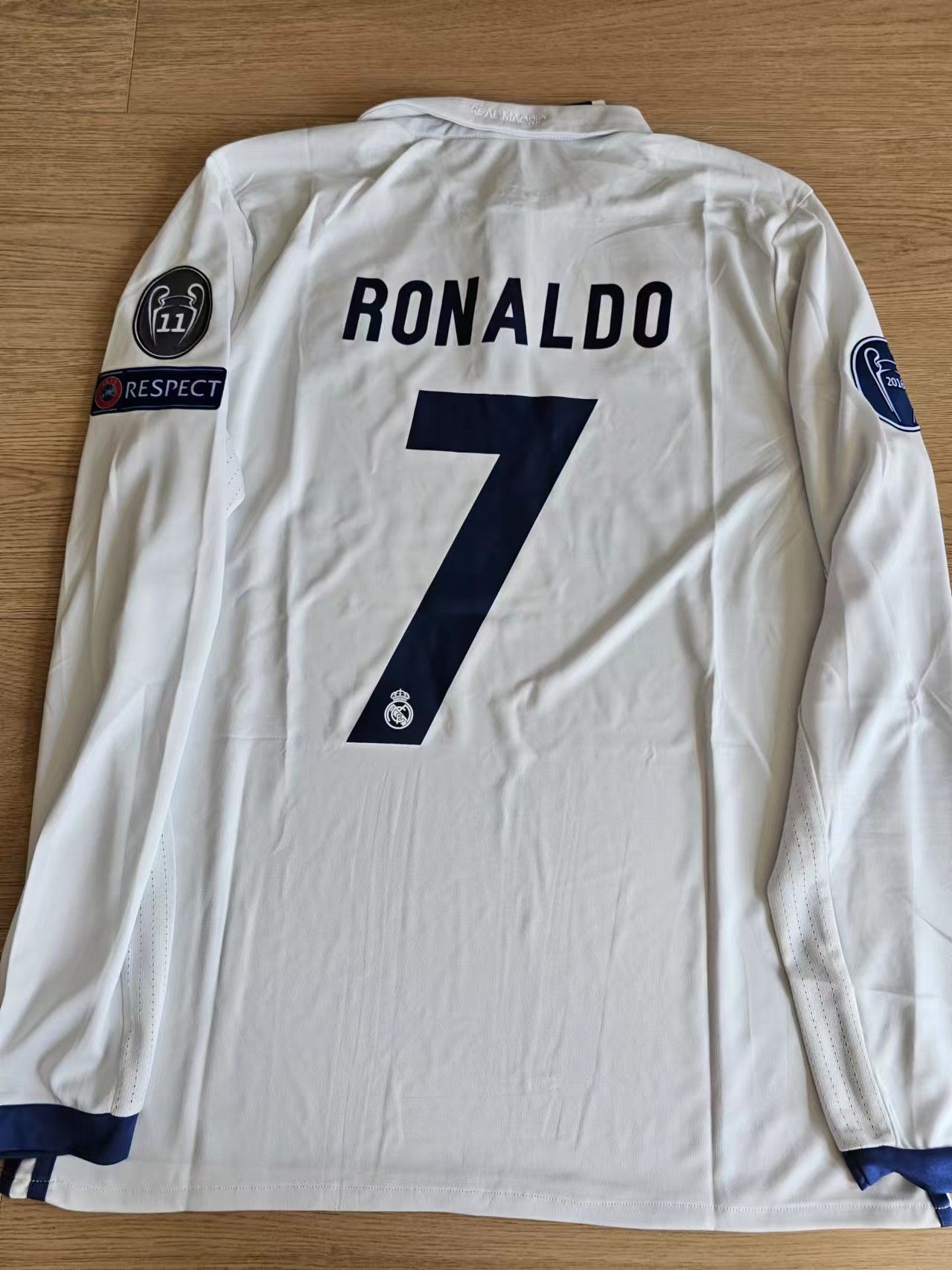 Other 2016 17 Real Madrid #7 C Ronaldo Jersey Longsleeve M M Size US M / EU 48-50 / 2 - 2 Thumbnail
