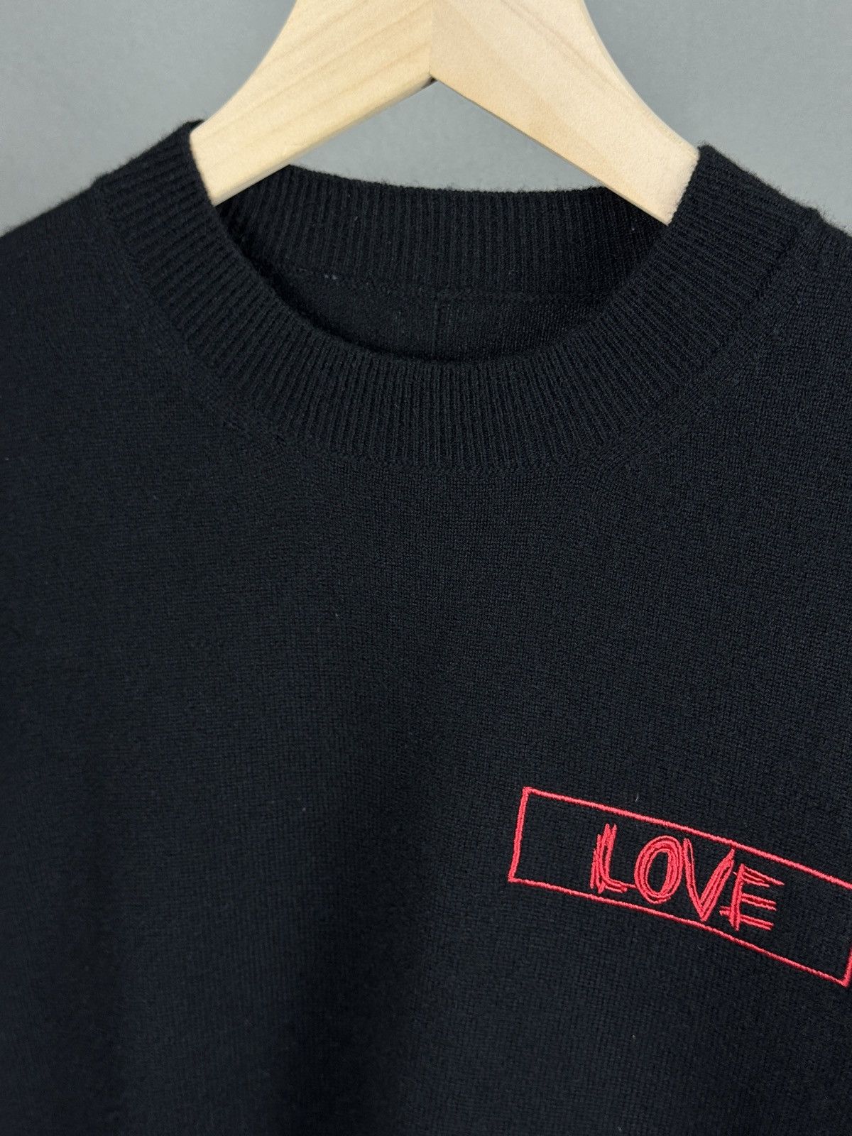 Givenchy Givenchy Love 100% cashmere black crewneck sweater Size US S / EU 44-46 / 1 - 3 Thumbnail