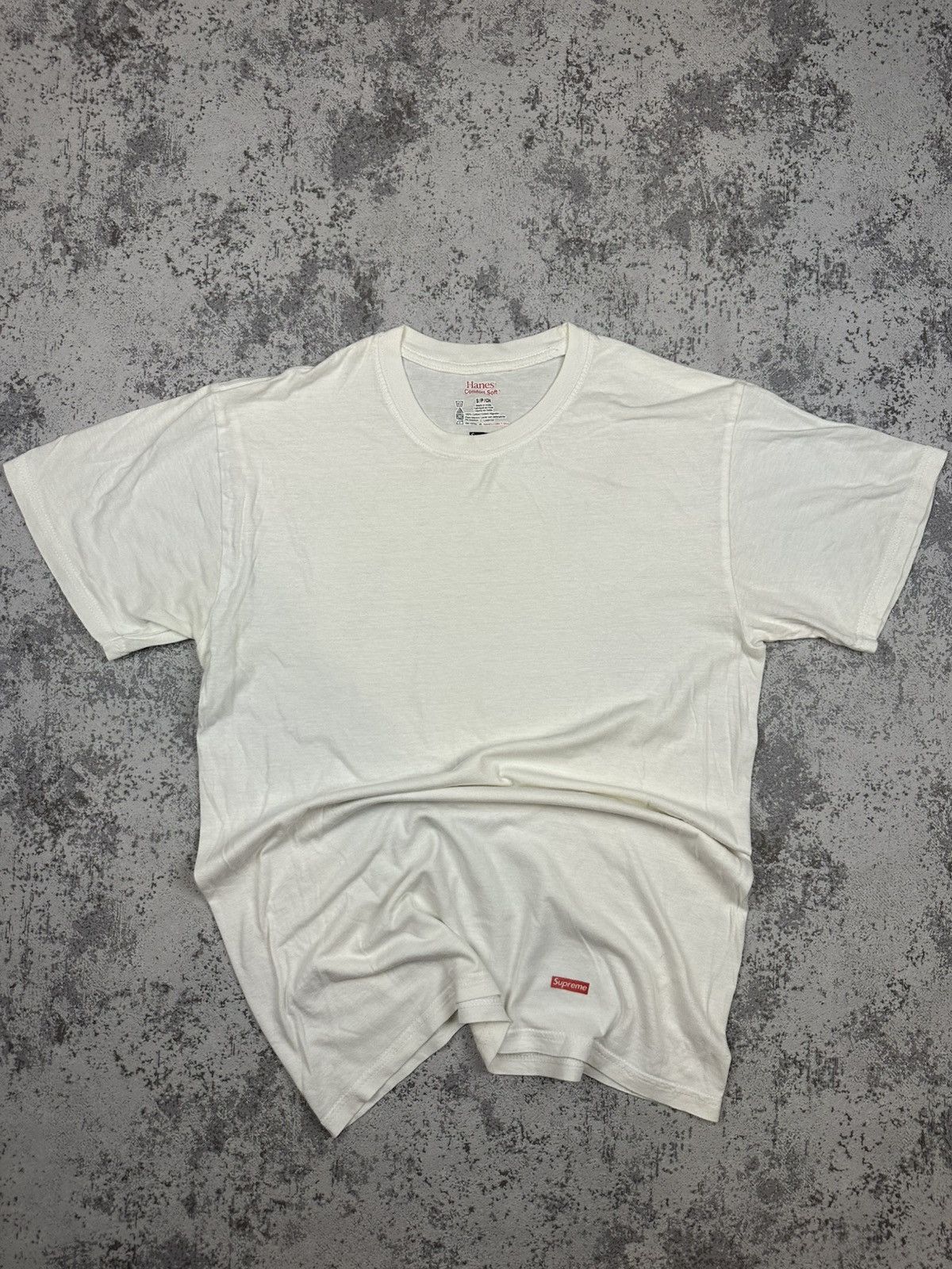 Hanes × Supreme Supreme Hanes White Tee Small Box Logo Size US S / EU 44-46 / 1 - 1 Thumbnail