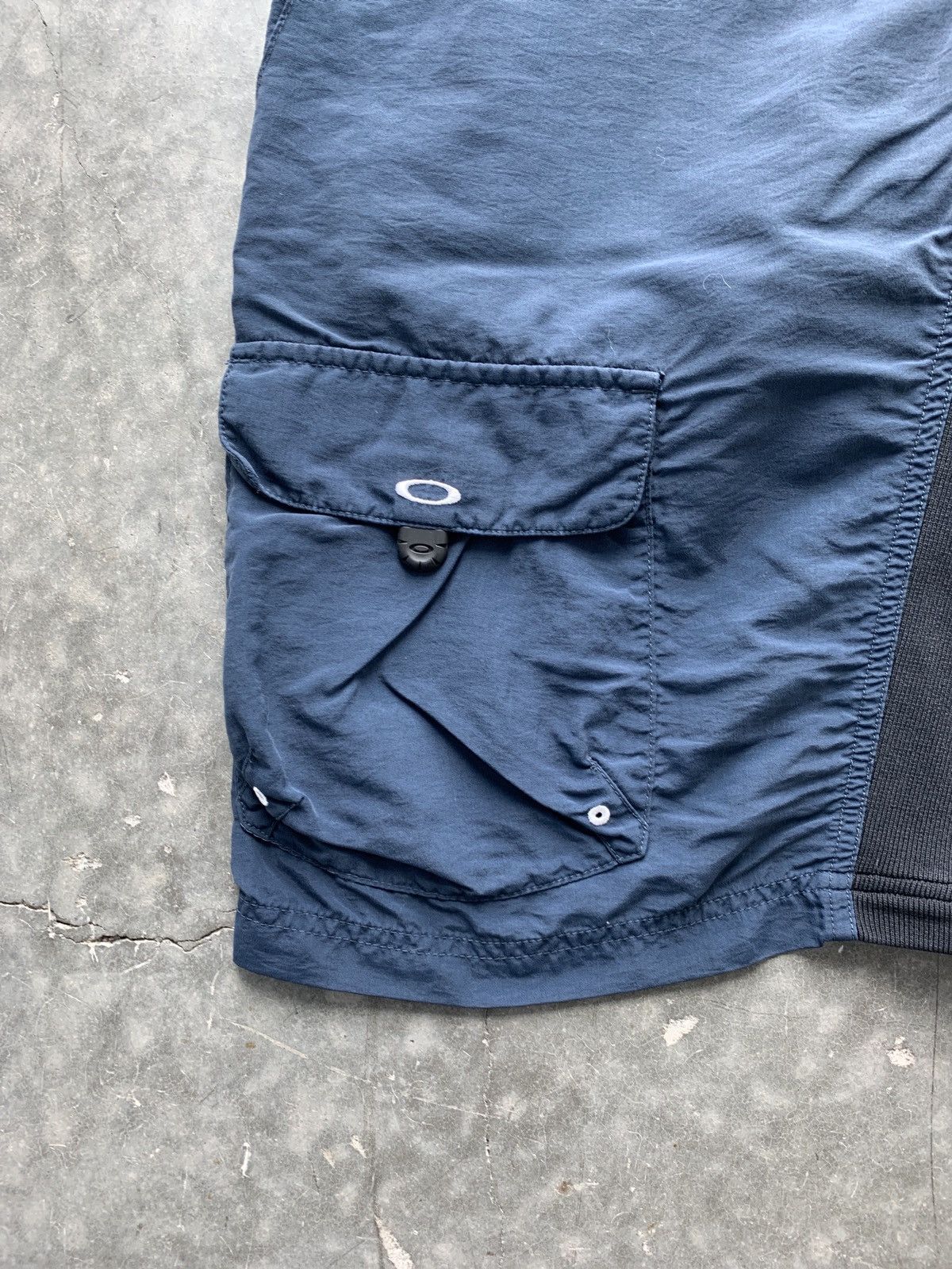 Oakley × Vintage Vintage Y2K Oakley Shorts Size US 30 / EU 46 - 2 Thumbnail